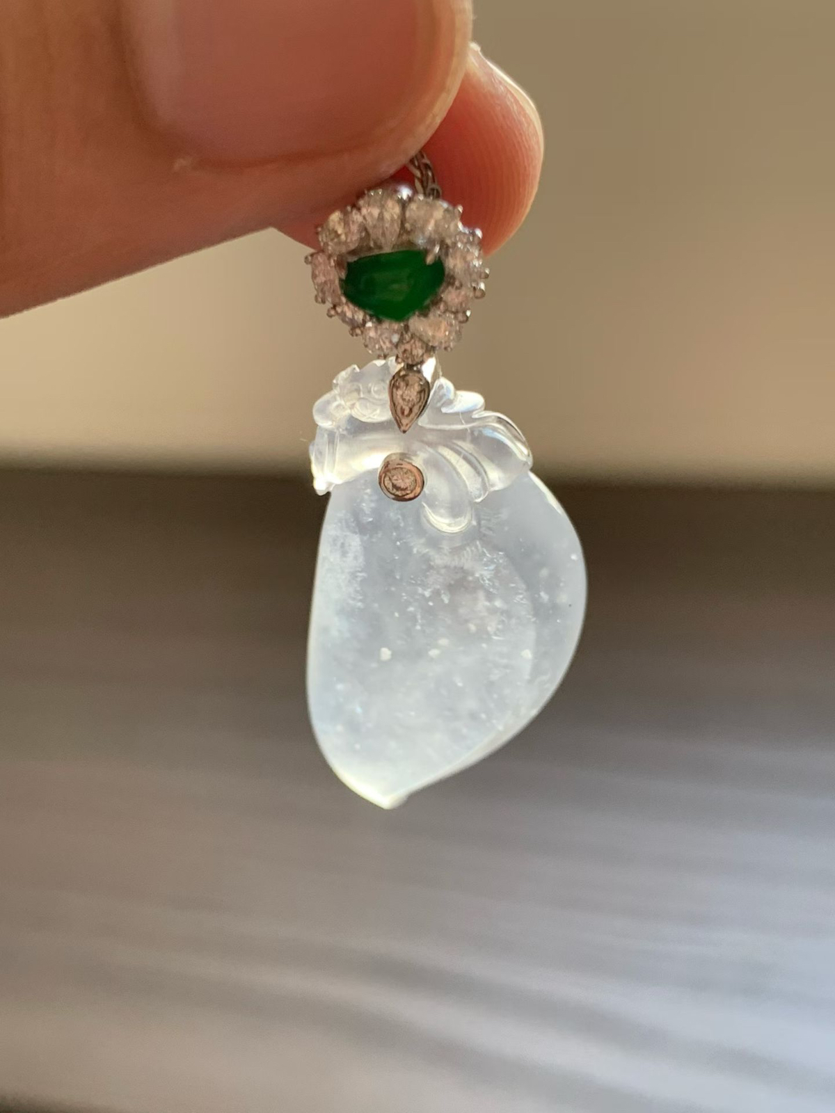 木纳雪花料福瓜2

裸石29.5*15.5*6 整体长度39.5mm
18k金钻石镶嵌