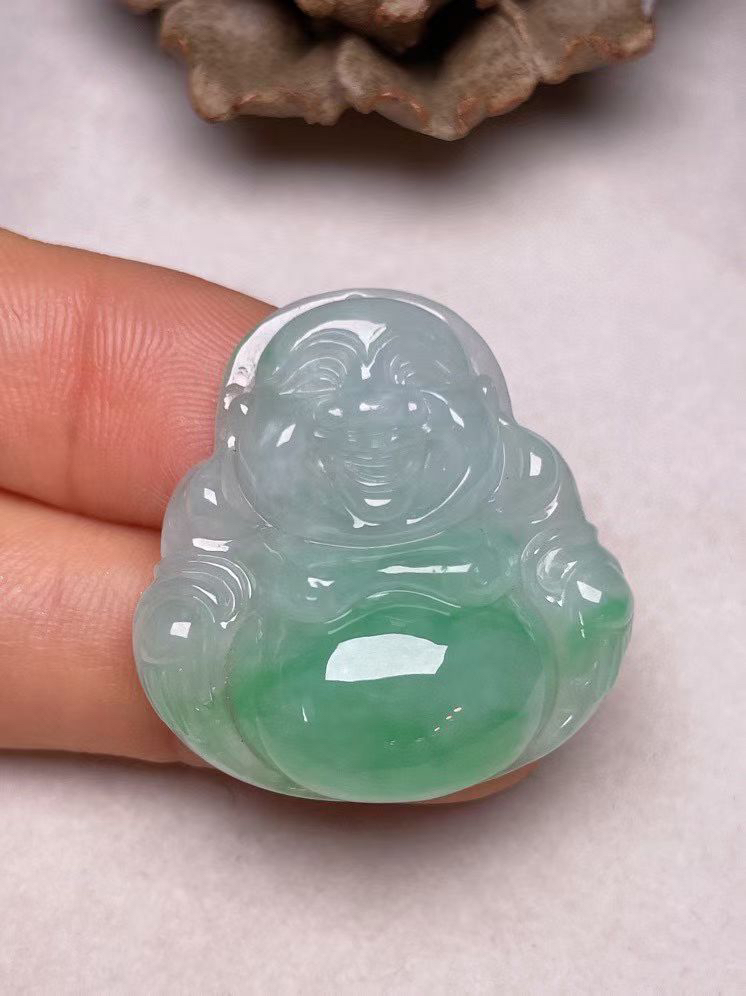 冰糯种飘绿【佛公】吊坠，种水好、玉质细腻 ，卖相好.