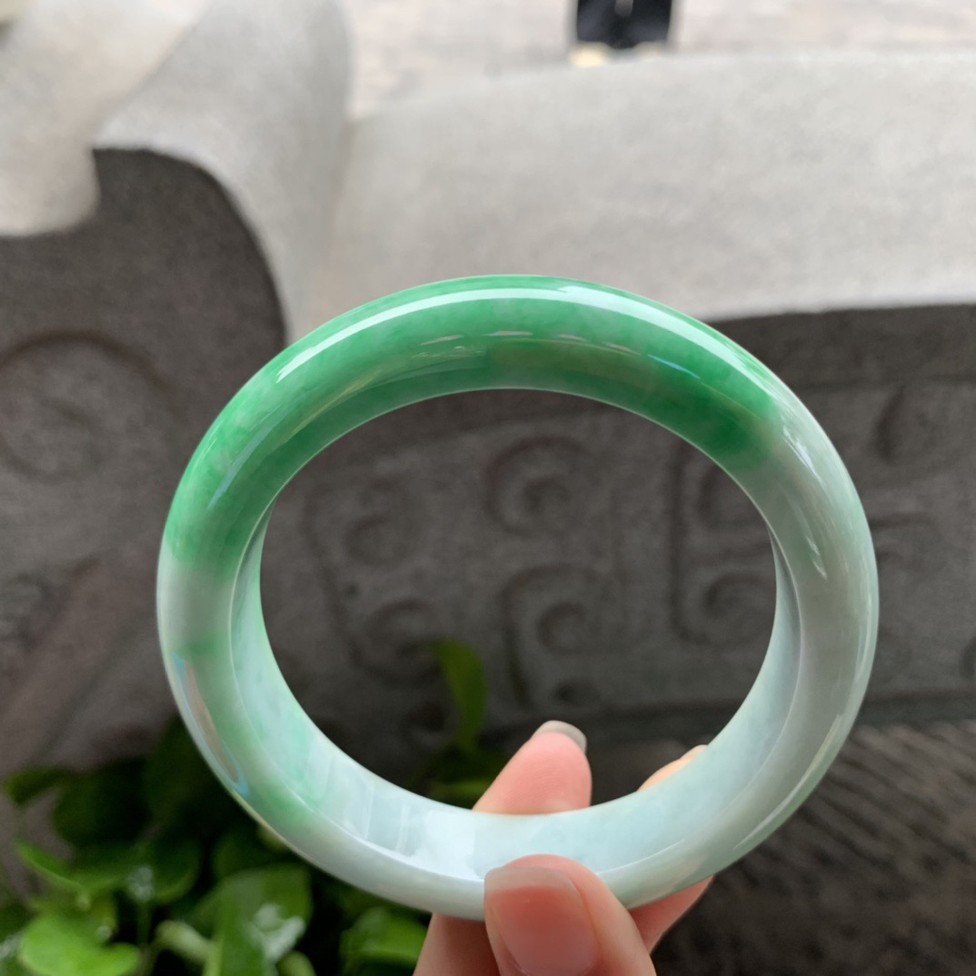 大圈口61.9-14.4-10 【辣阳绿正圈手镯】正圈61 62可戴