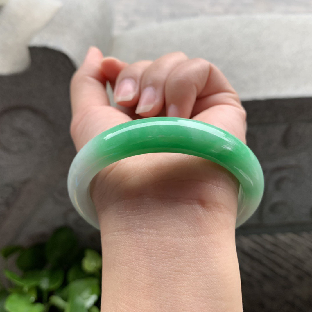 大圈口58.7-12-7.9 【阳绿正圈手镯】正圈58 59可戴