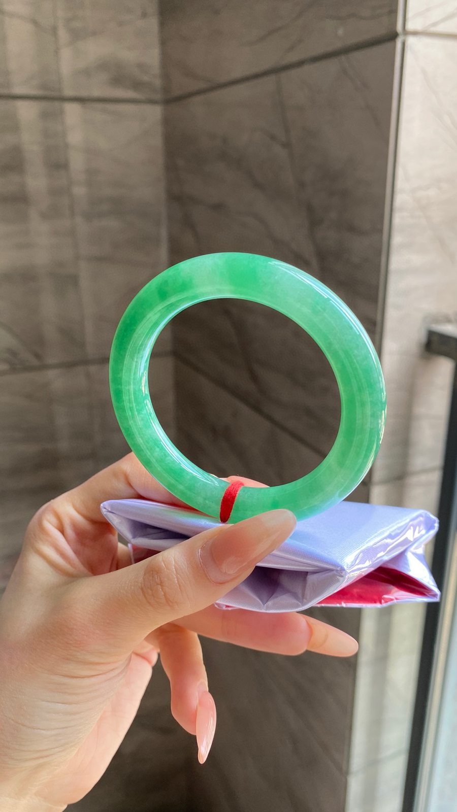 【满绿圆条手镯】
尺寸：53.1-10-10
编号：0310J-1