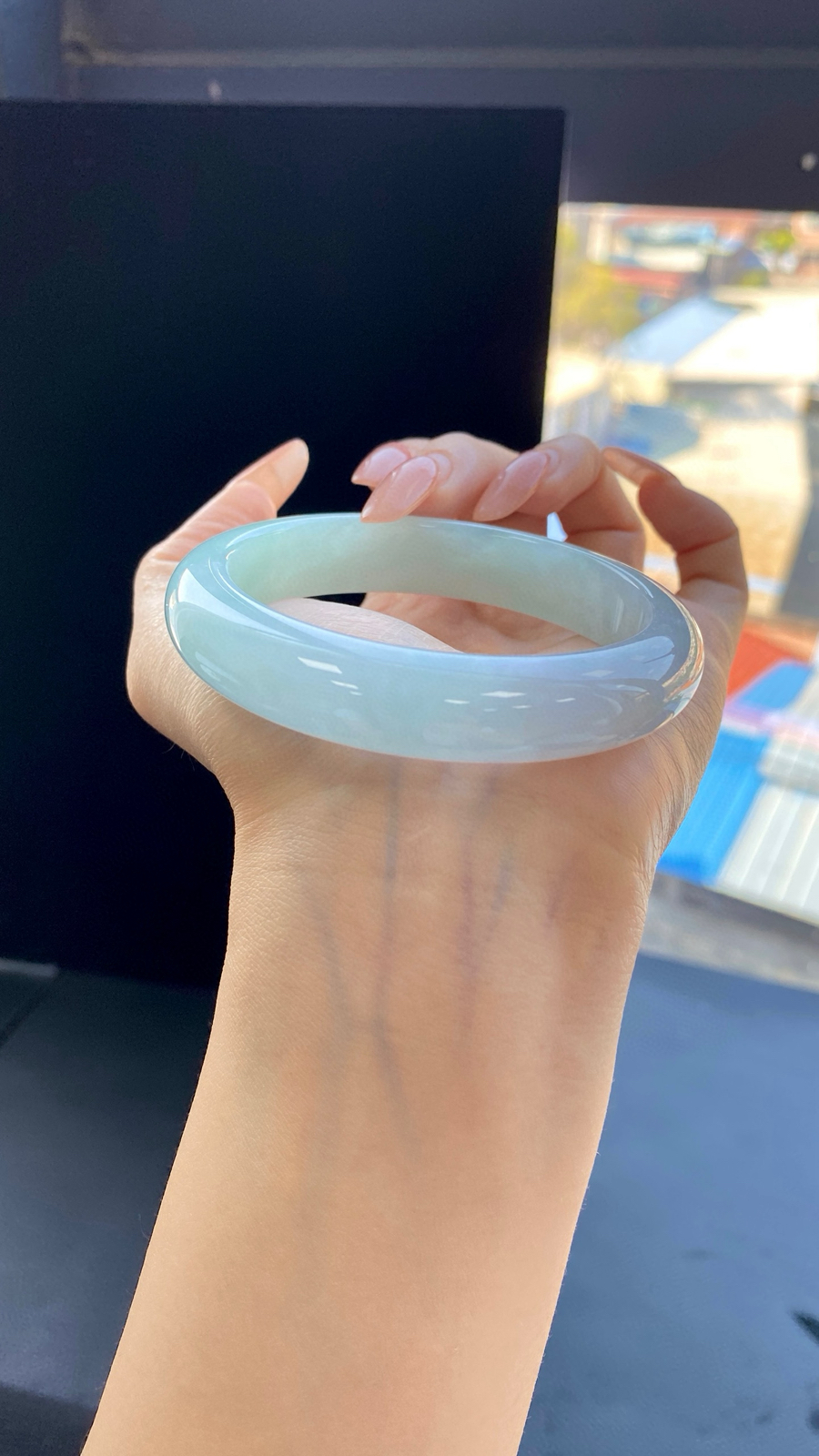 【晴底飘花手镯】
尺寸：57.2-12.6-8
编号：0311Q-1