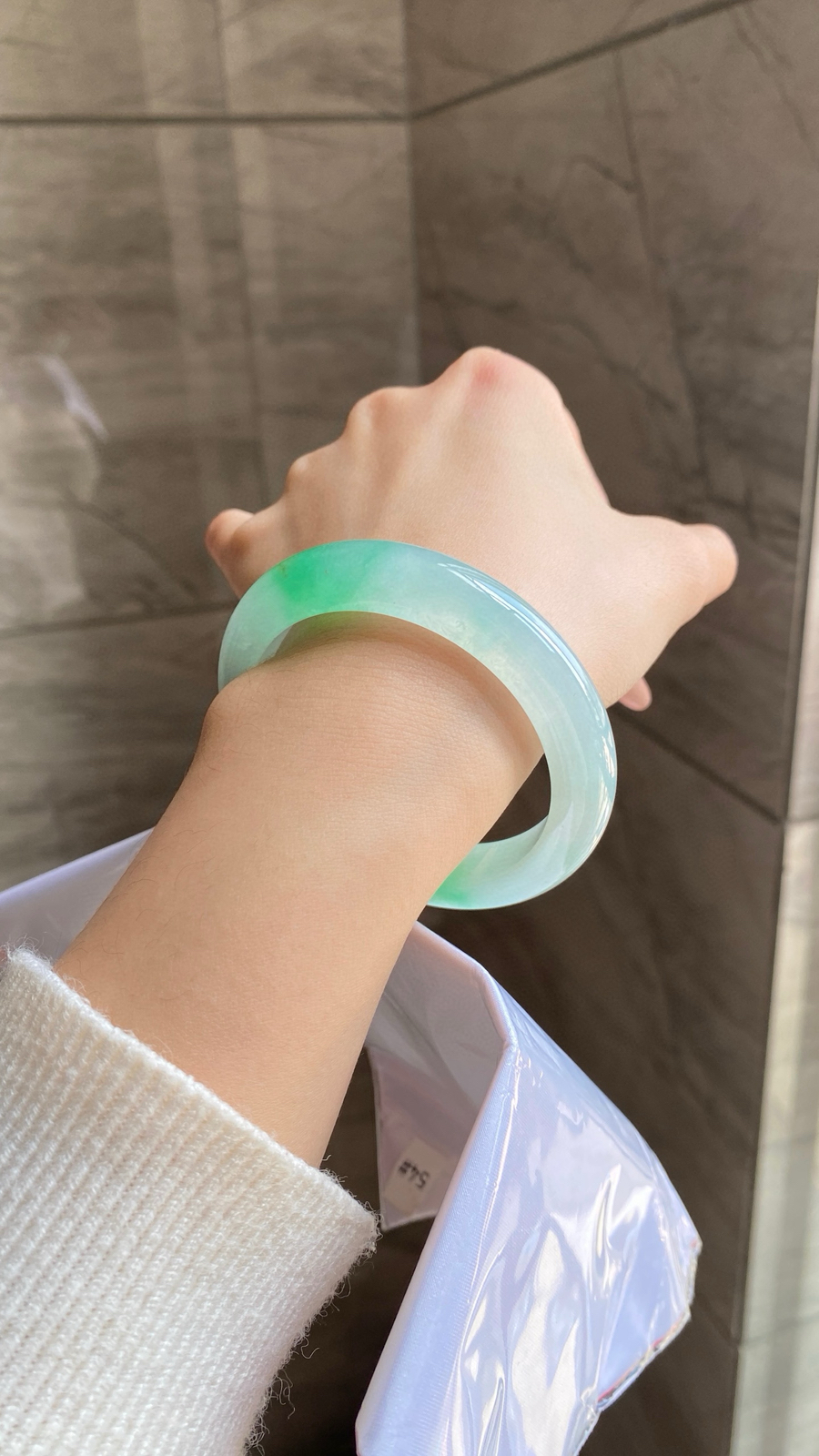 【白底青手镯】
尺寸：55-11.8-8.8
编号：0310J-7