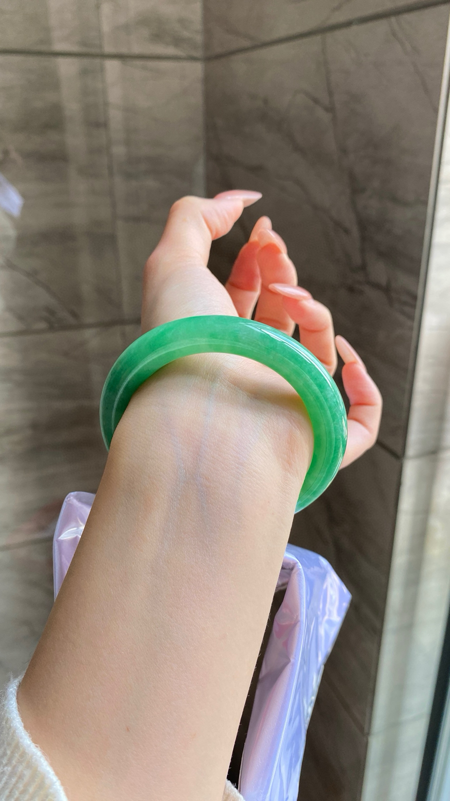 【满绿圆条手镯】
尺寸：53.1-10-10
编号：0310J-1