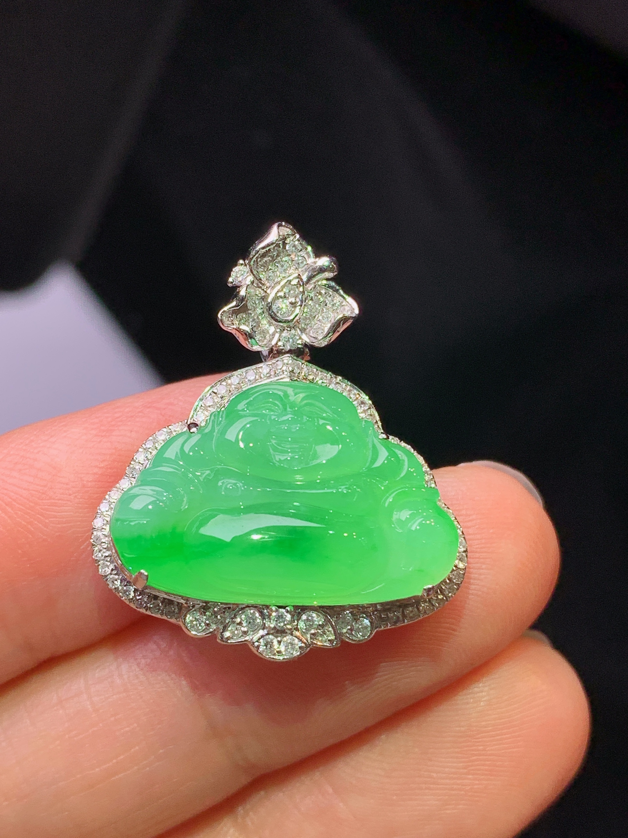 18k金钻镶嵌翠绿佛公吊坠 玉质细腻 色泽艳丽清新 水润亮眼 整体尺寸26*22.2*9.2L2