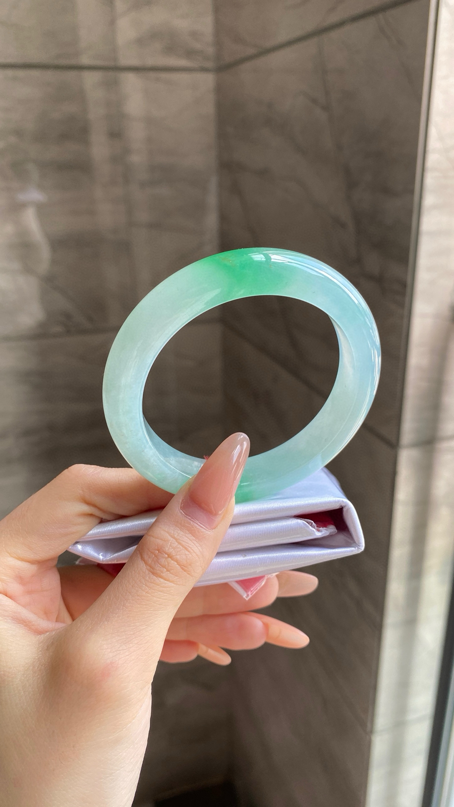 【白底青手镯】
尺寸：55-11.8-8.8
编号：0310J-7