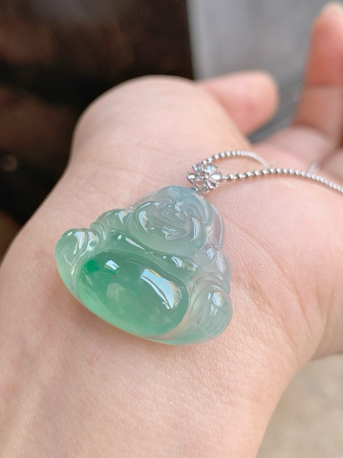 18K金飘花·佛公
水润细腻，肚大饱满，色浓于肚，肚里藏金，春夏搭配好清爽～