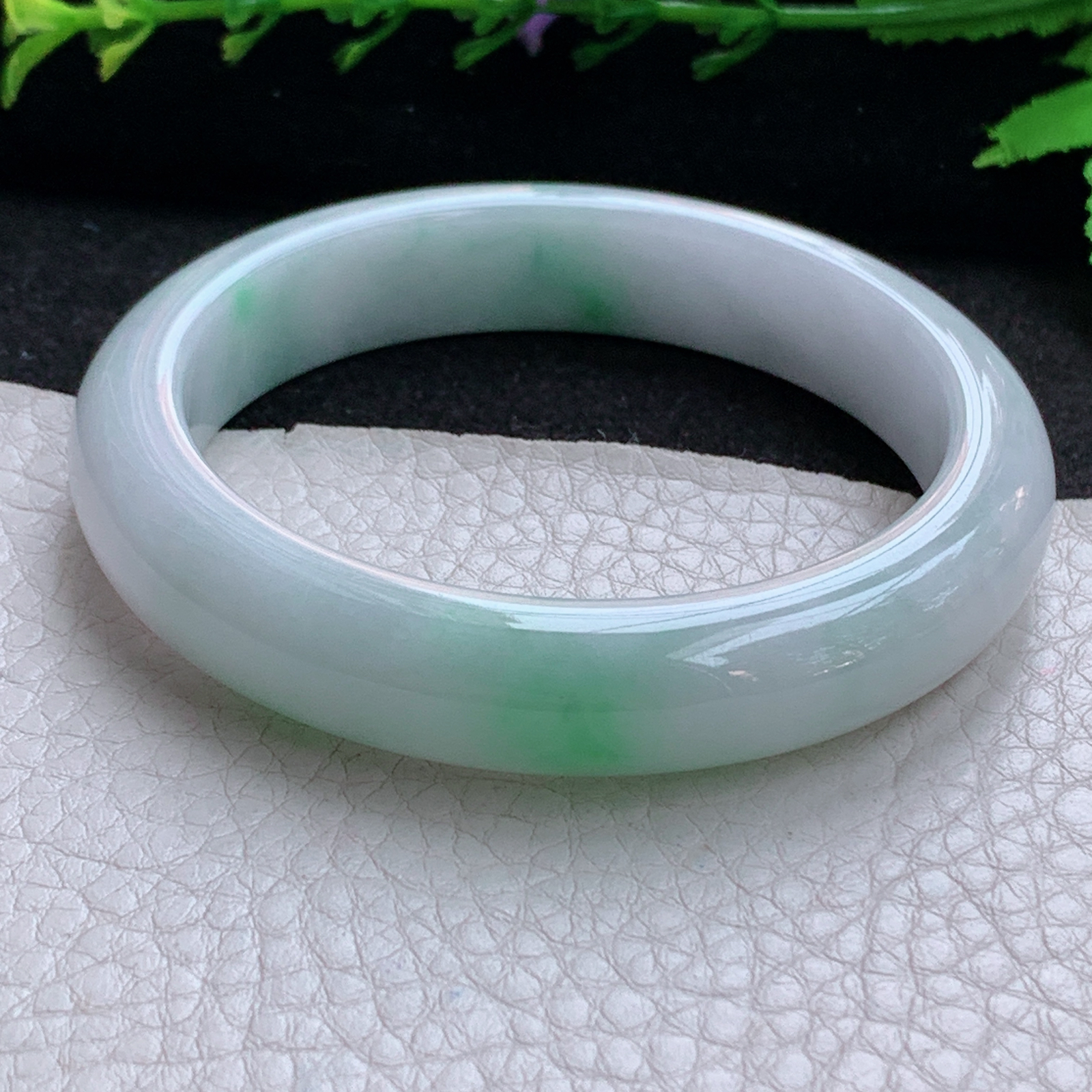 js清新款55*11.6*8平安镯 天然缅甸翡翠A货玉手镯飘绿宽边玉手环