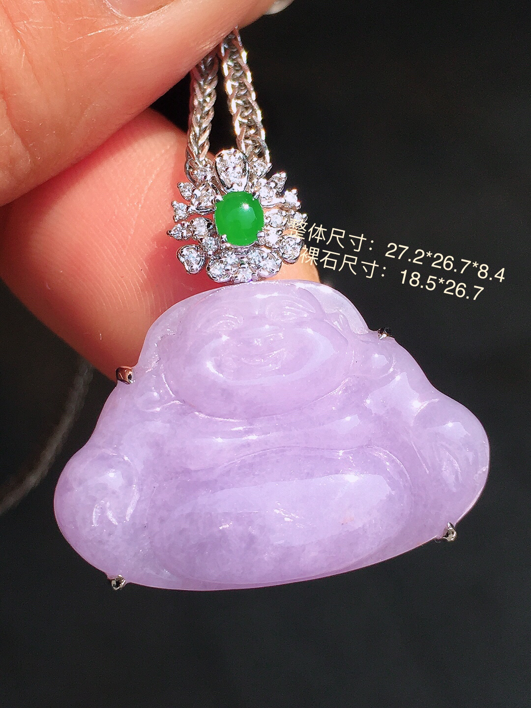 紫罗兰佛公吊坠，色泽均匀艳丽，玉质细腻，荧光感超
强，饱满圆润，尽显优雅气质，18k
金豪华镶嵌