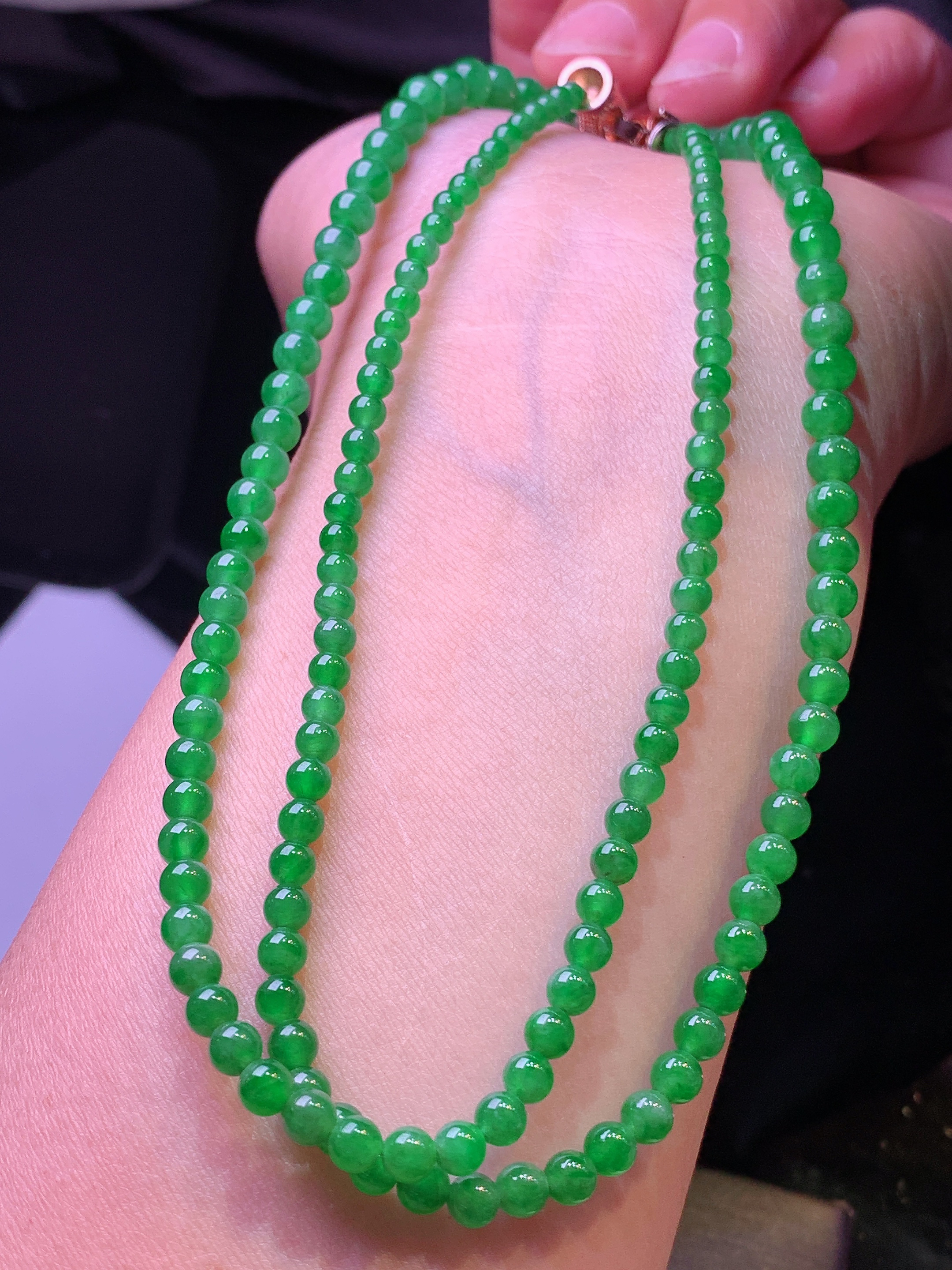 满绿圆珠项链 玉质细腻 色泽艳丽 整体尺寸4.6g1