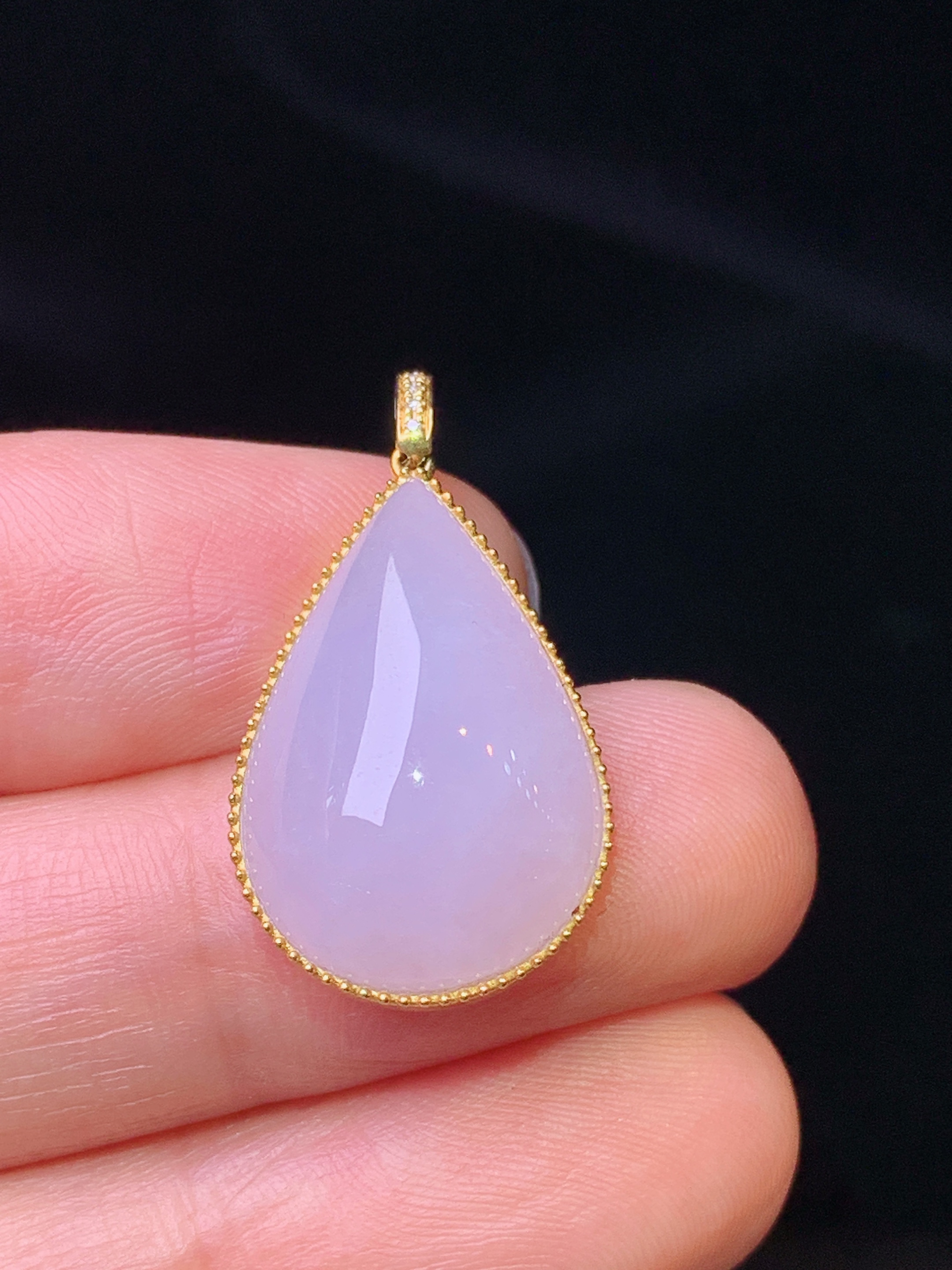 18k金镶嵌淡紫罗兰水滴吊坠 玉质细腻 色泽艳丽 整体尺寸28.2*14.3*6.6