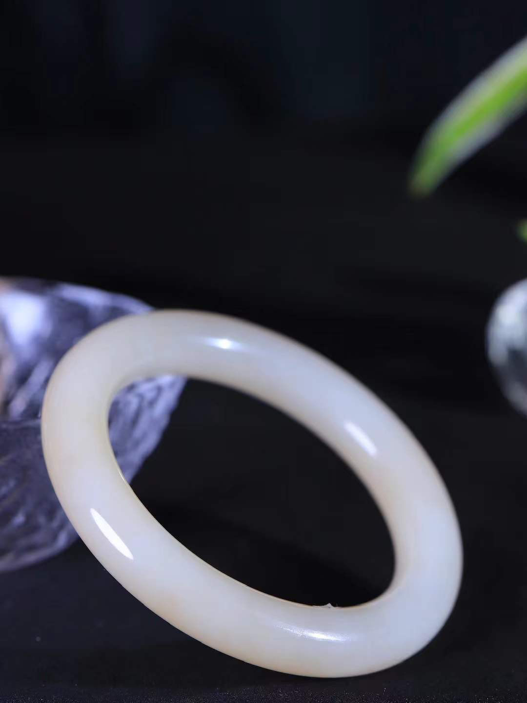 【粉黛.手镯】

精品️和田玉藕粉圆条手镯
仙女藕粉手镯
馥郁芬芳 油糯饱满
气质温婉尔雅 甜甜的藕粉色
质地如膏似脂 少女感十足
精工打磨 手感上佳
尺寸57.5-11.3-11.2mm 重66.5克 fDA-63102544