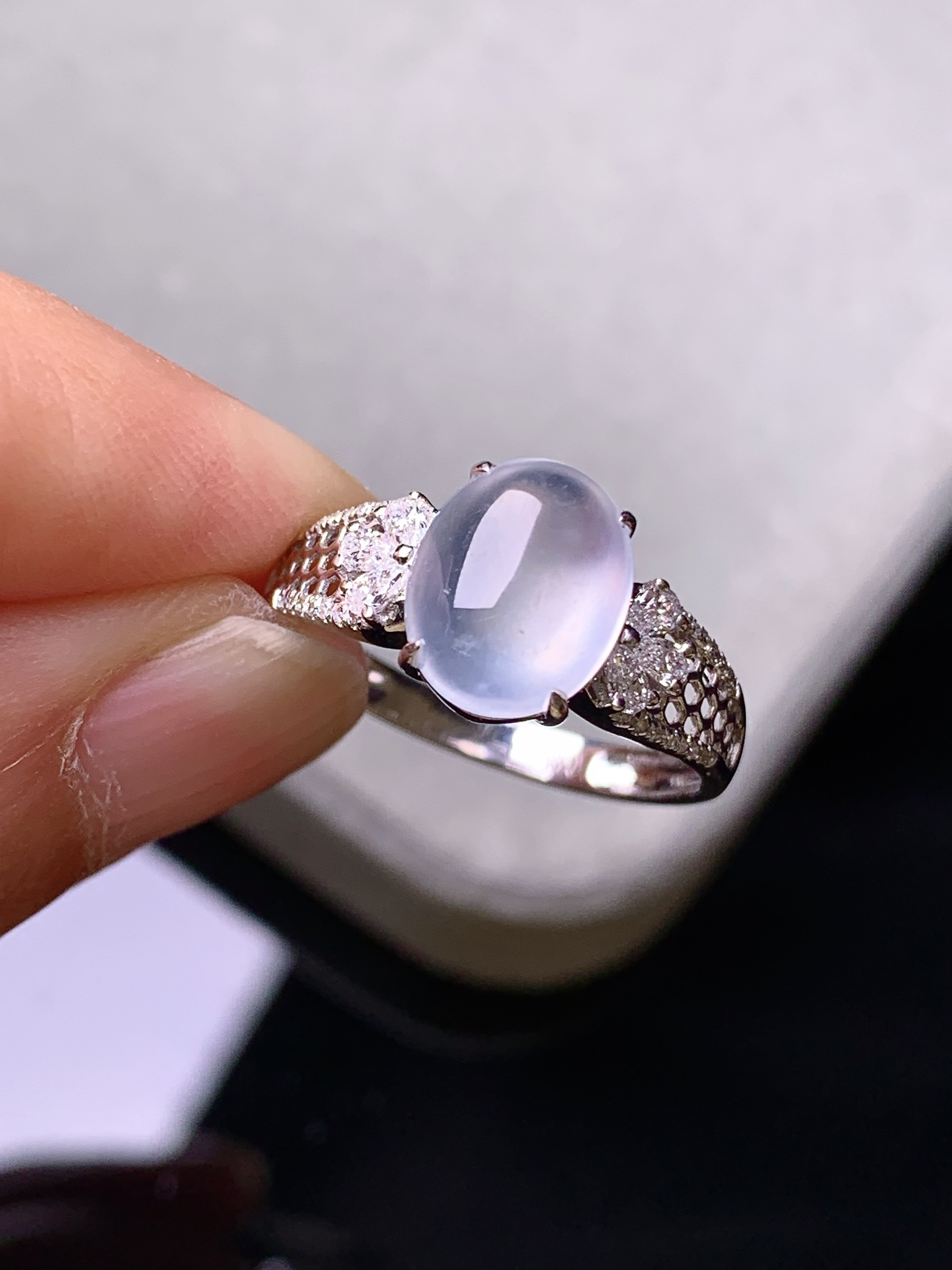 18k金钻镶嵌吊坠 玉质细腻 色泽艳丽清新 水润亮眼 圈口14.5 裸石尺寸9.6*7.6*4m3