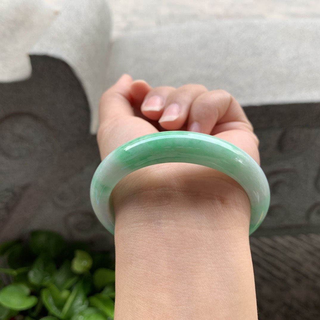 小圈口 53.6-11.8-7.6【飘绿正圈手镯】正圈53 54可戴