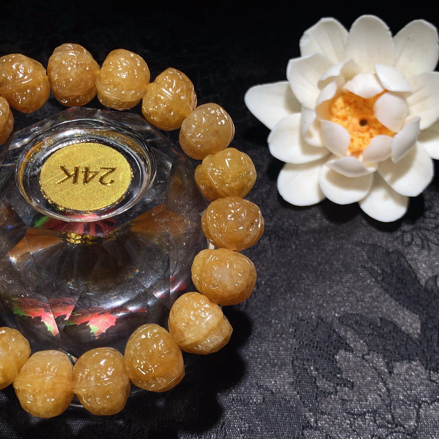 新疆和田玉且末糖核桃手串！尺寸10/12重49克。玉质细腻油润。手推出油。佩戴高端典雅。lt2603