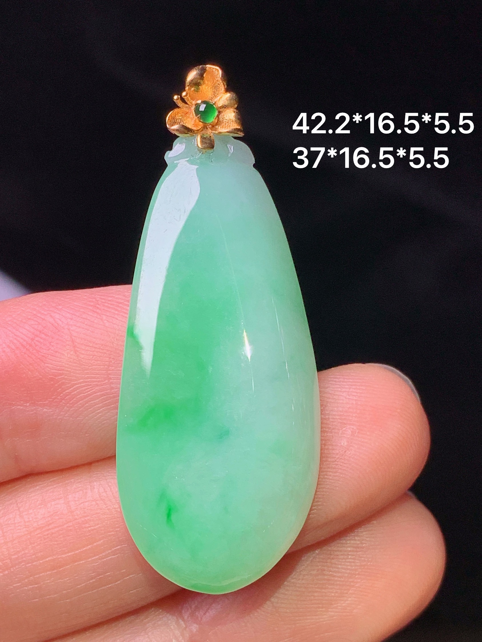 18k金镶嵌飘绿福瓜吊坠 玉质细腻 色泽艳丽 整体尺寸42.2*16.5*5.5j1