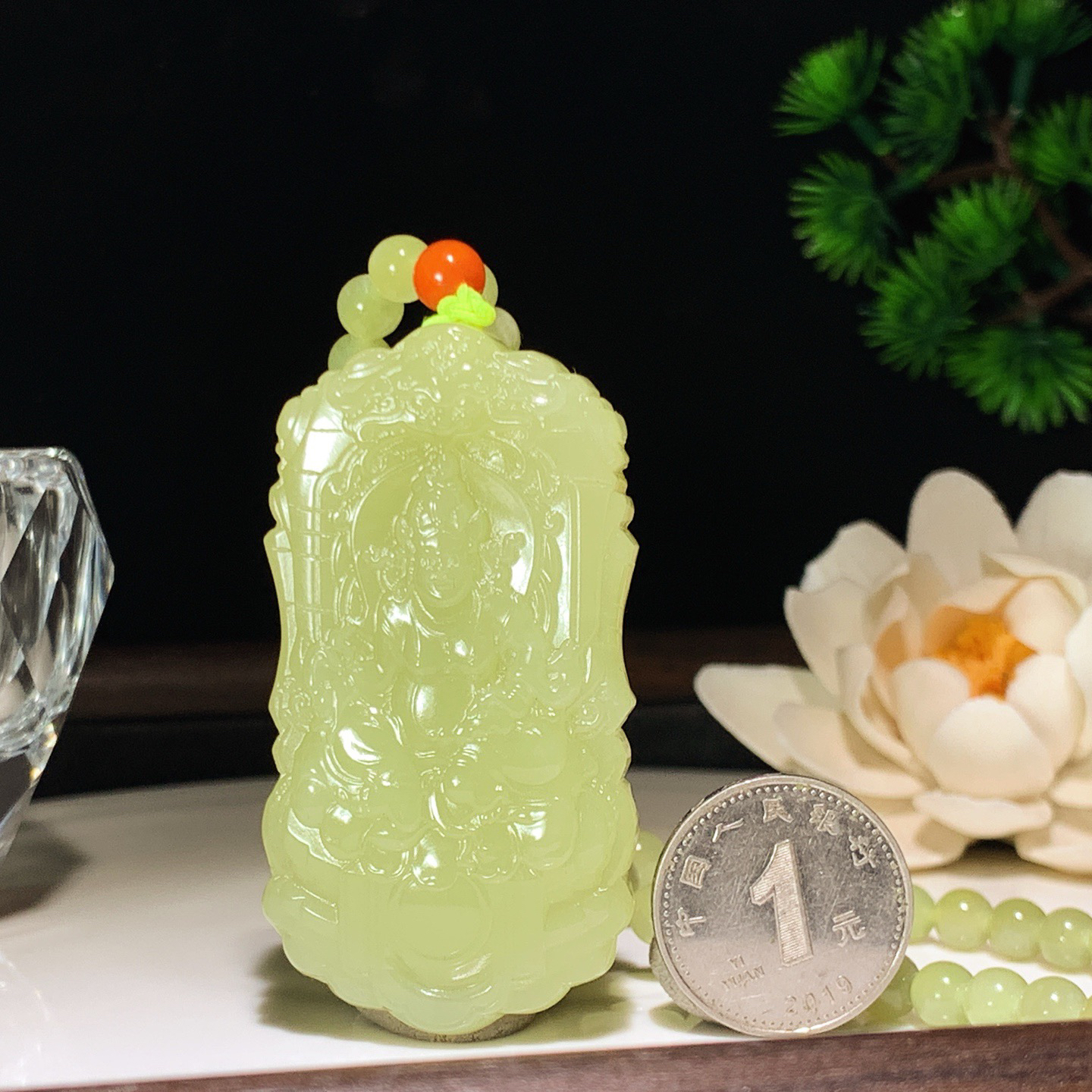 新疆和田玉若羌黄玉武财神挂件  尺寸60/32/11重75.5克 玉质细腻油润 底色纯净 脂粉好，品质好。lt260311