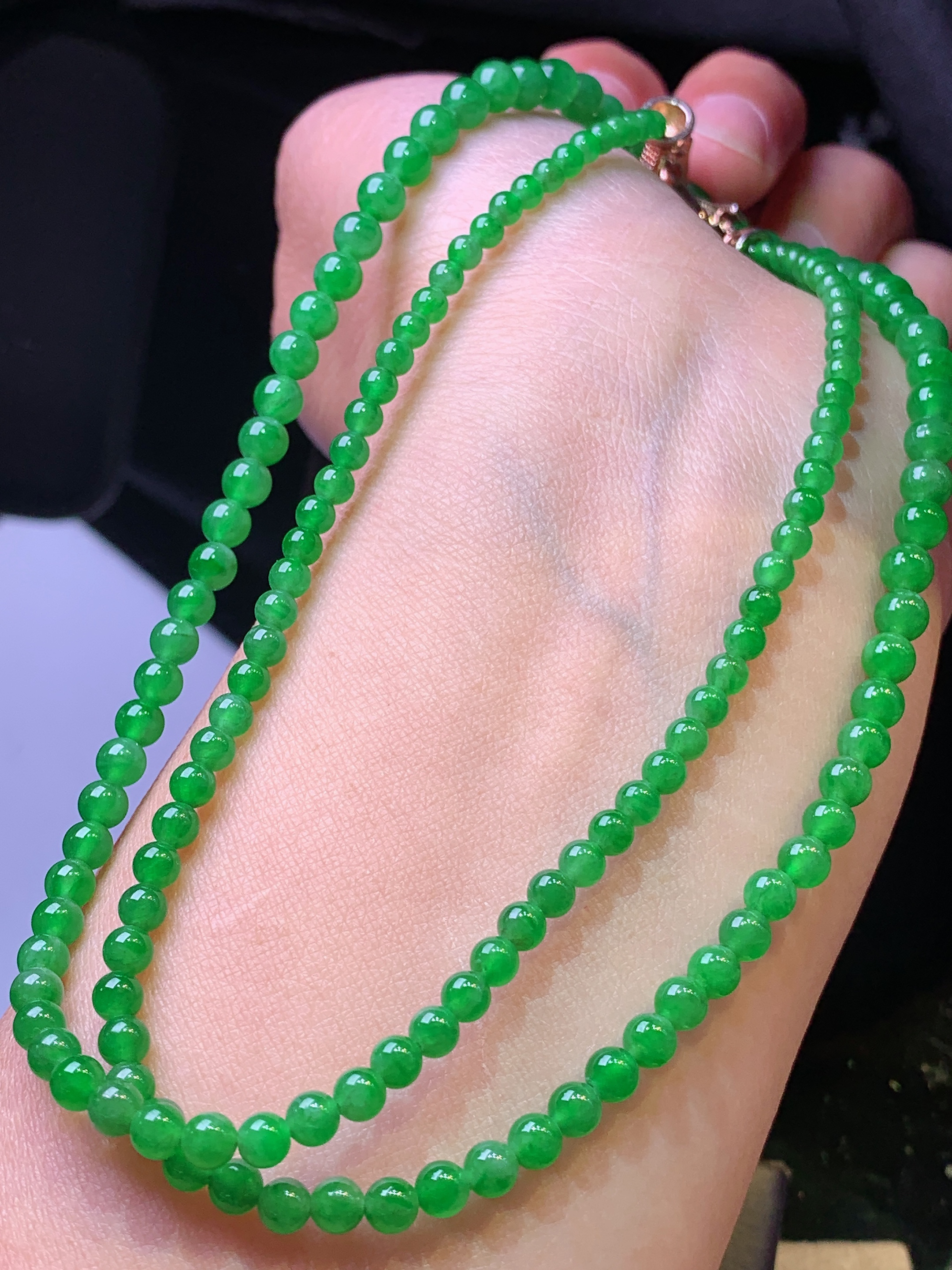 满绿圆珠项链 玉质细腻 色泽艳丽 整体尺寸4.6g1