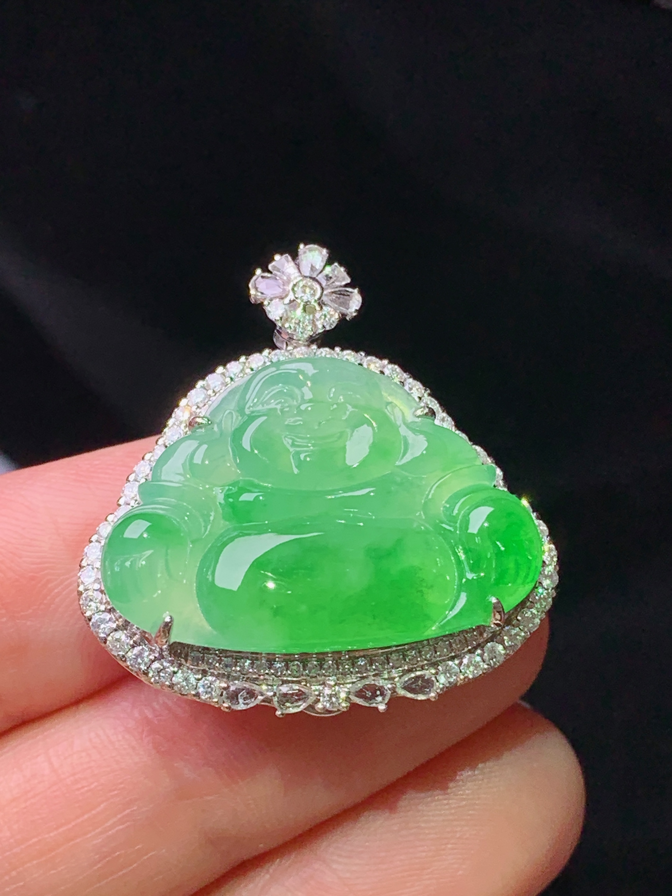 18k金钻镶嵌翠绿佛公吊坠 玉质细腻 色泽艳丽 整体尺寸28.8*27.3*10.5yz