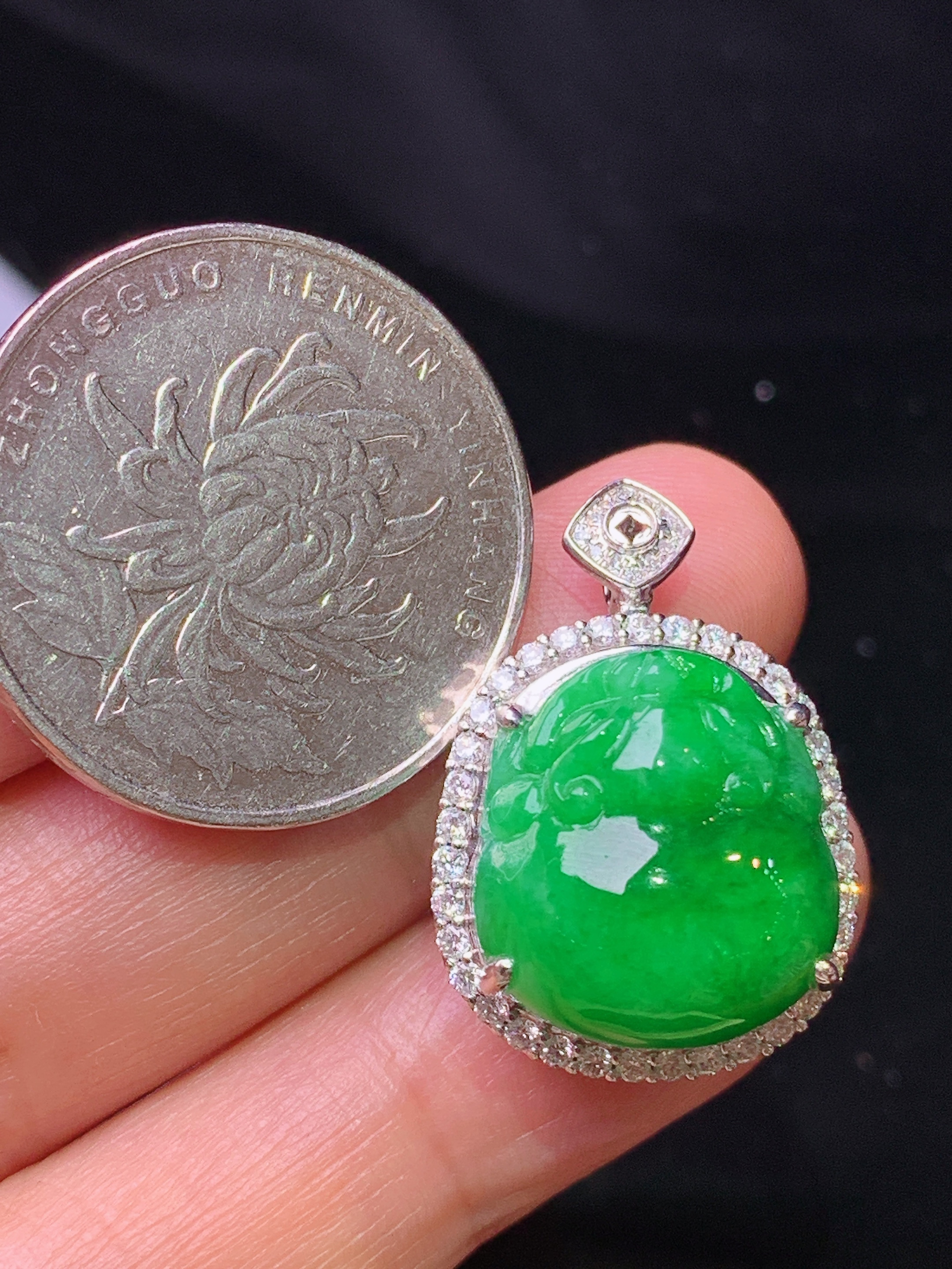 18k金钻镶嵌满绿貔貅戒指 玉质细腻 色泽艳丽清新 水润亮眼 圈口14.5 整体尺寸25*17.7*13.6b1