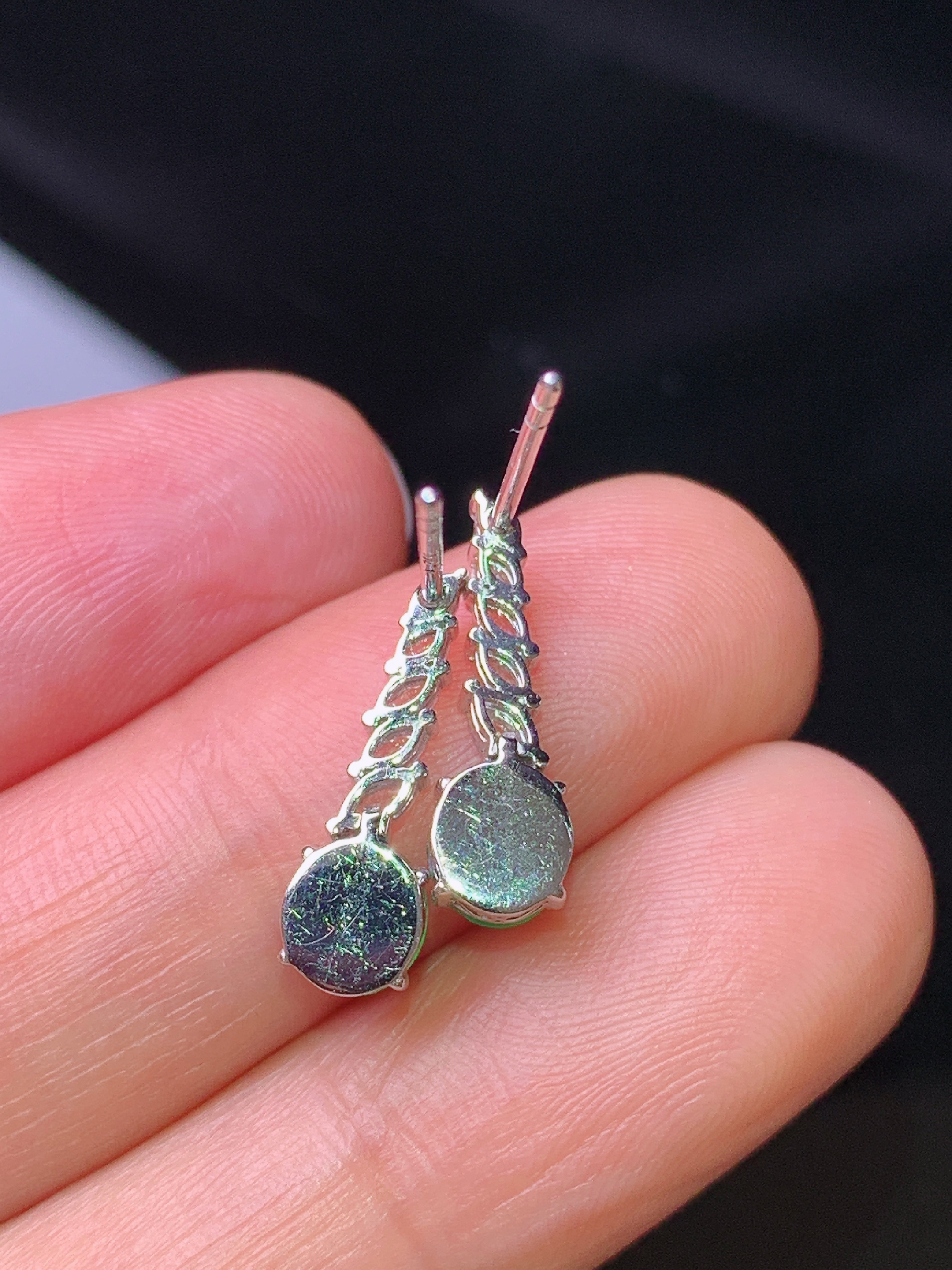 18k金钻镶嵌满绿蛋面耳坠 玉质细腻 色泽艳丽 整体尺寸15.8*5*3.5g1