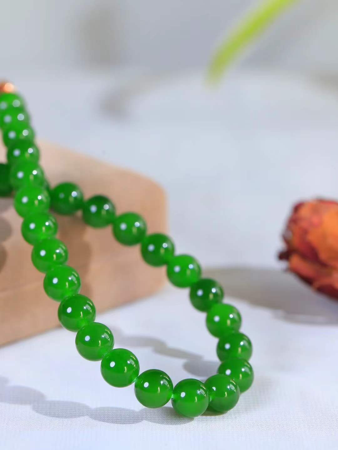 【珠圆玉润.项链】

精品️和田玉碧玉珠圆玉润项链 玉质温润细腻  整串打磨圆润，佩戴舒适。珠珠落