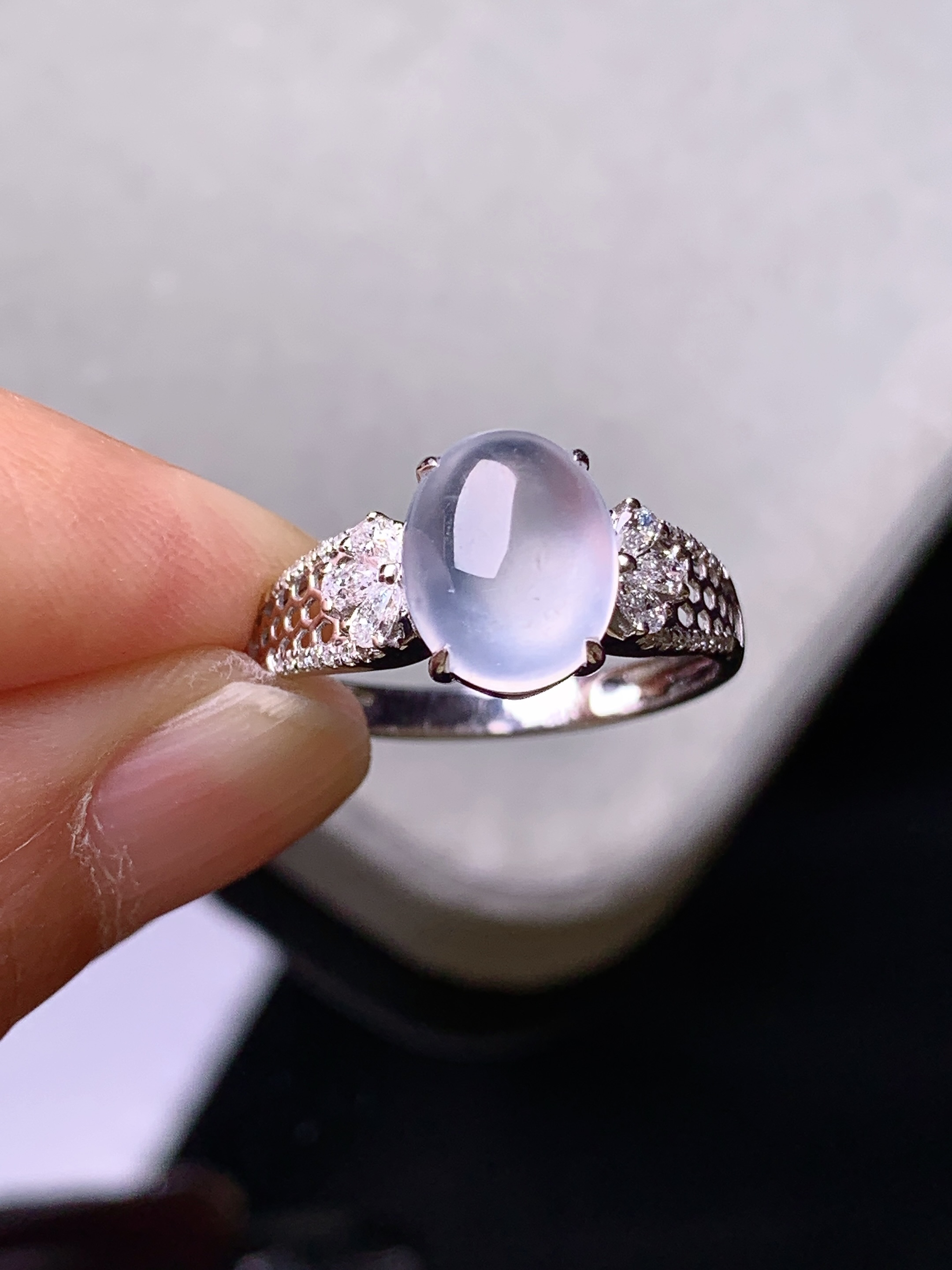 18k金钻镶嵌吊坠 玉质细腻 色泽艳丽清新 水润亮眼 圈口14.5 裸石尺寸9.6*7.6*4m3