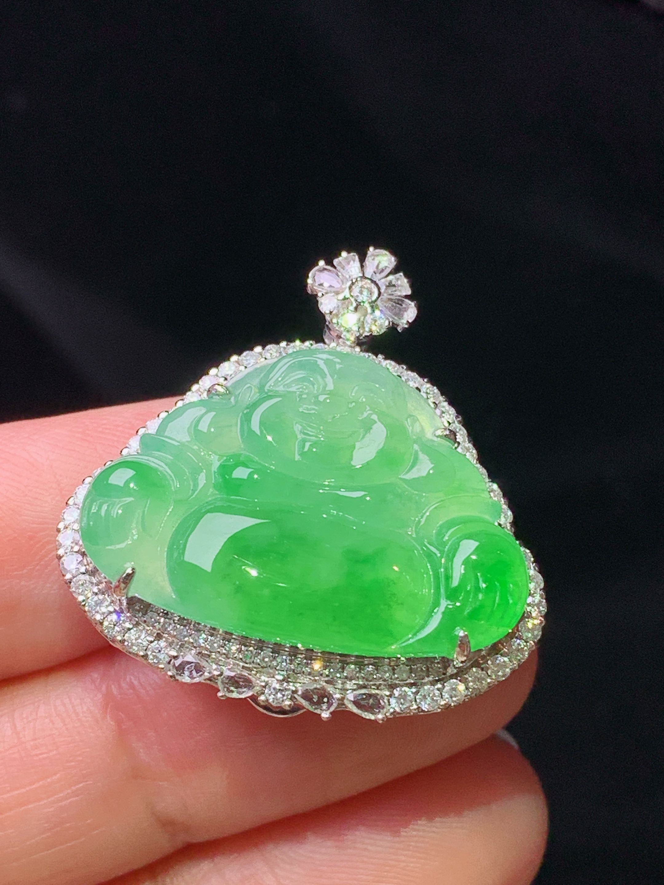 18k金钻镶嵌翠绿佛公吊坠 玉质细腻 色泽艳丽 整体尺寸28.8*27.3*10.5yz