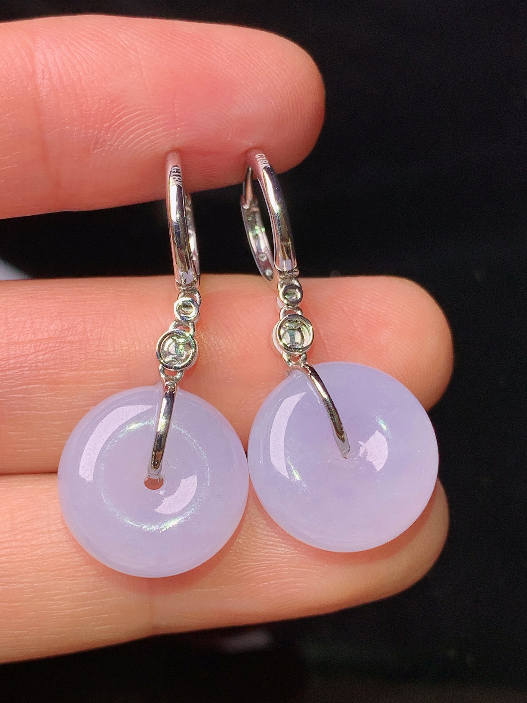 18k金钻镶嵌淡紫罗兰平安扣吊坠 玉质细腻 色泽艳丽清新 水润亮眼 整体尺寸31.3*14.2*7b1