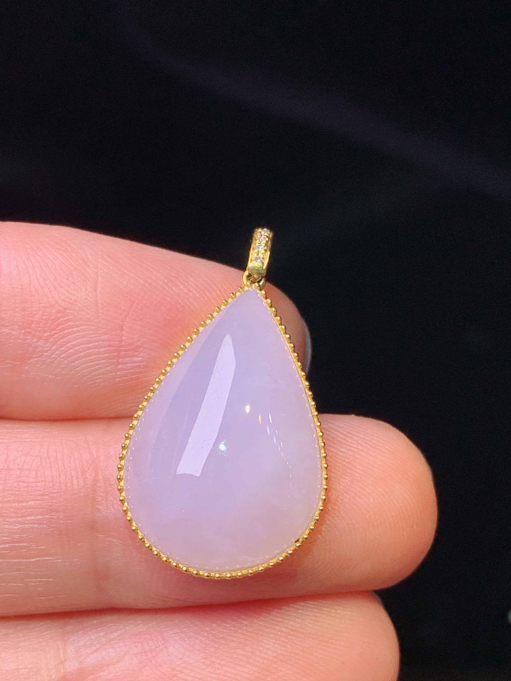 18k金镶嵌淡紫罗兰水滴吊坠 玉质细腻 色泽艳丽 整体尺寸28.2*14.3*6.6