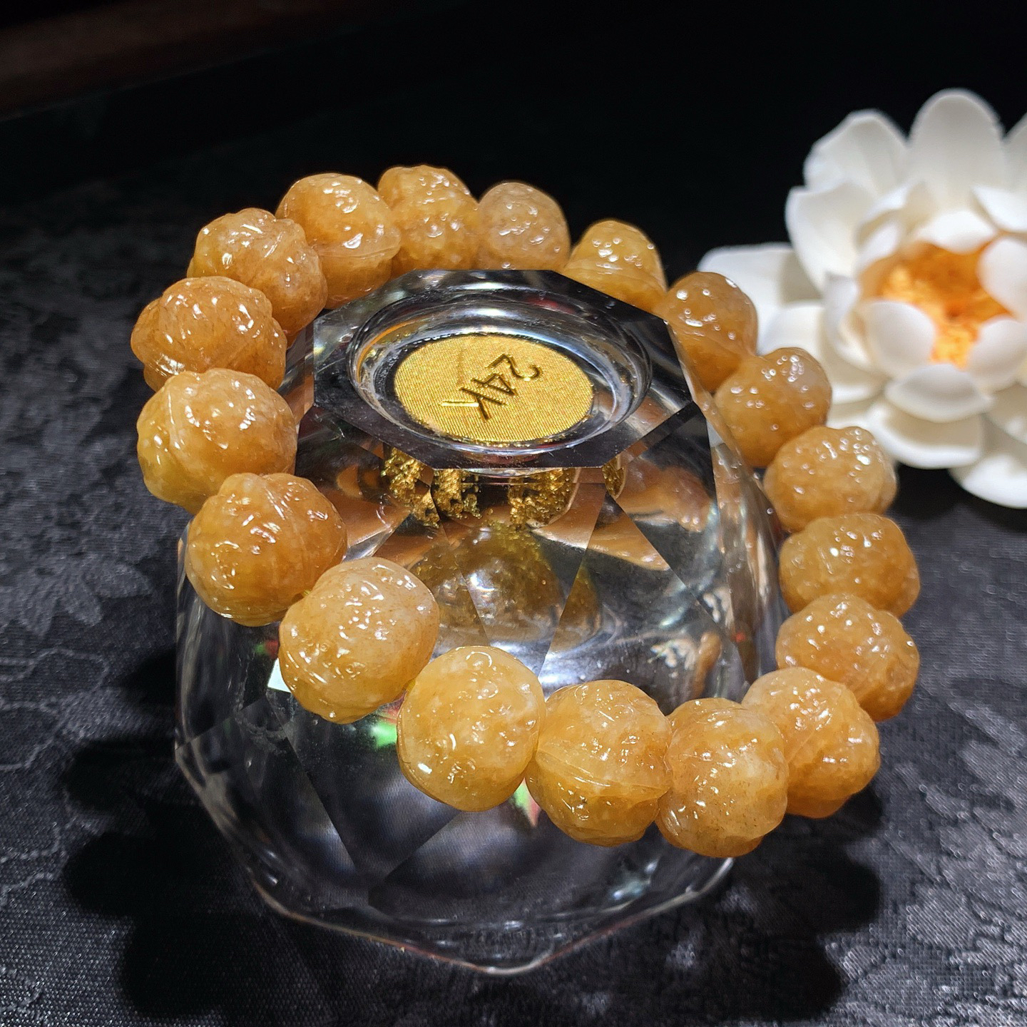 新疆和田玉且末糖核桃手串！尺寸10/12重49克。玉质细腻油润。手推出油。佩戴高端典雅。lt260313