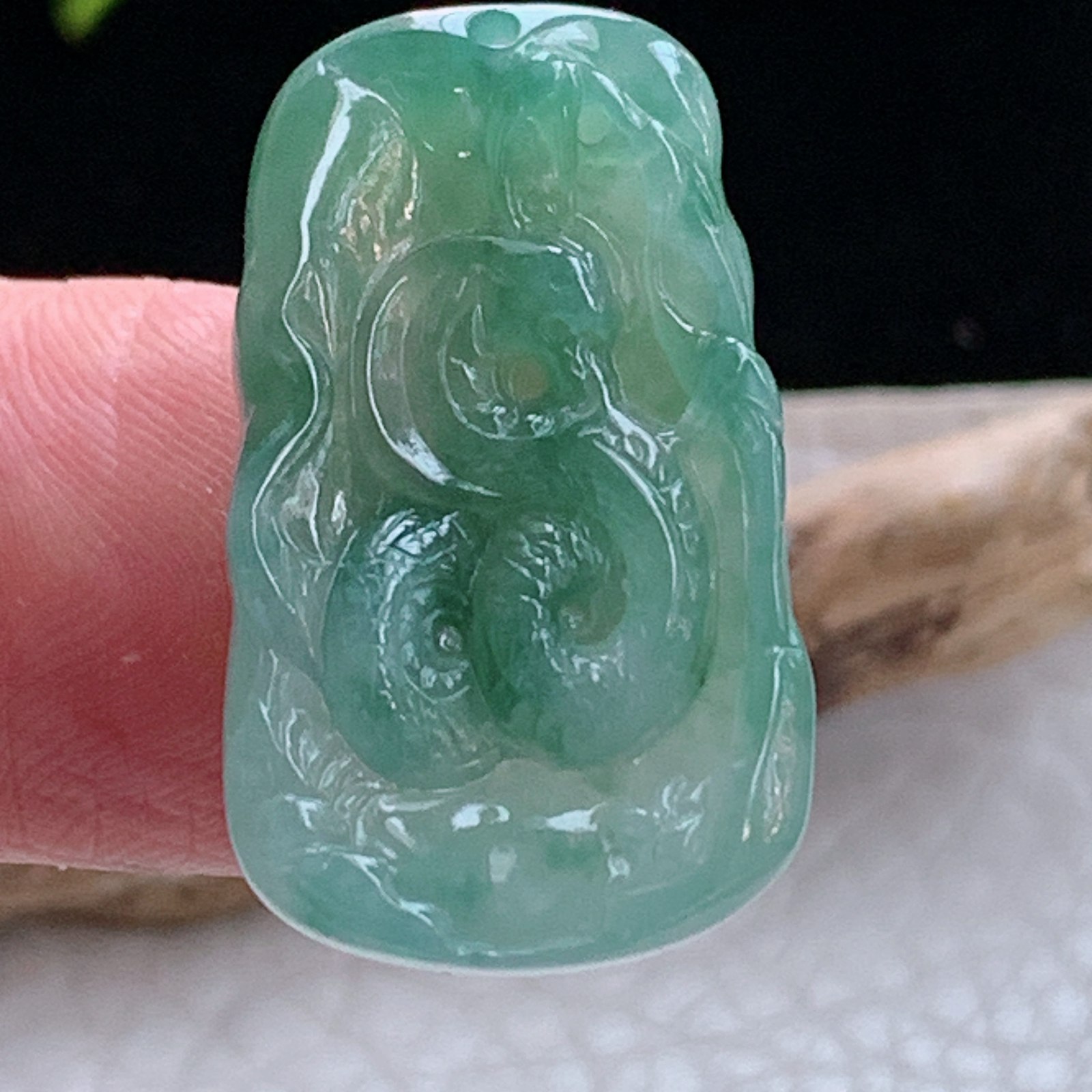 ktj实拍27.5*16.4*5缅甸天然翡翠a货冰飘花宝宝款生肖蛇玉项坠 玉挂件