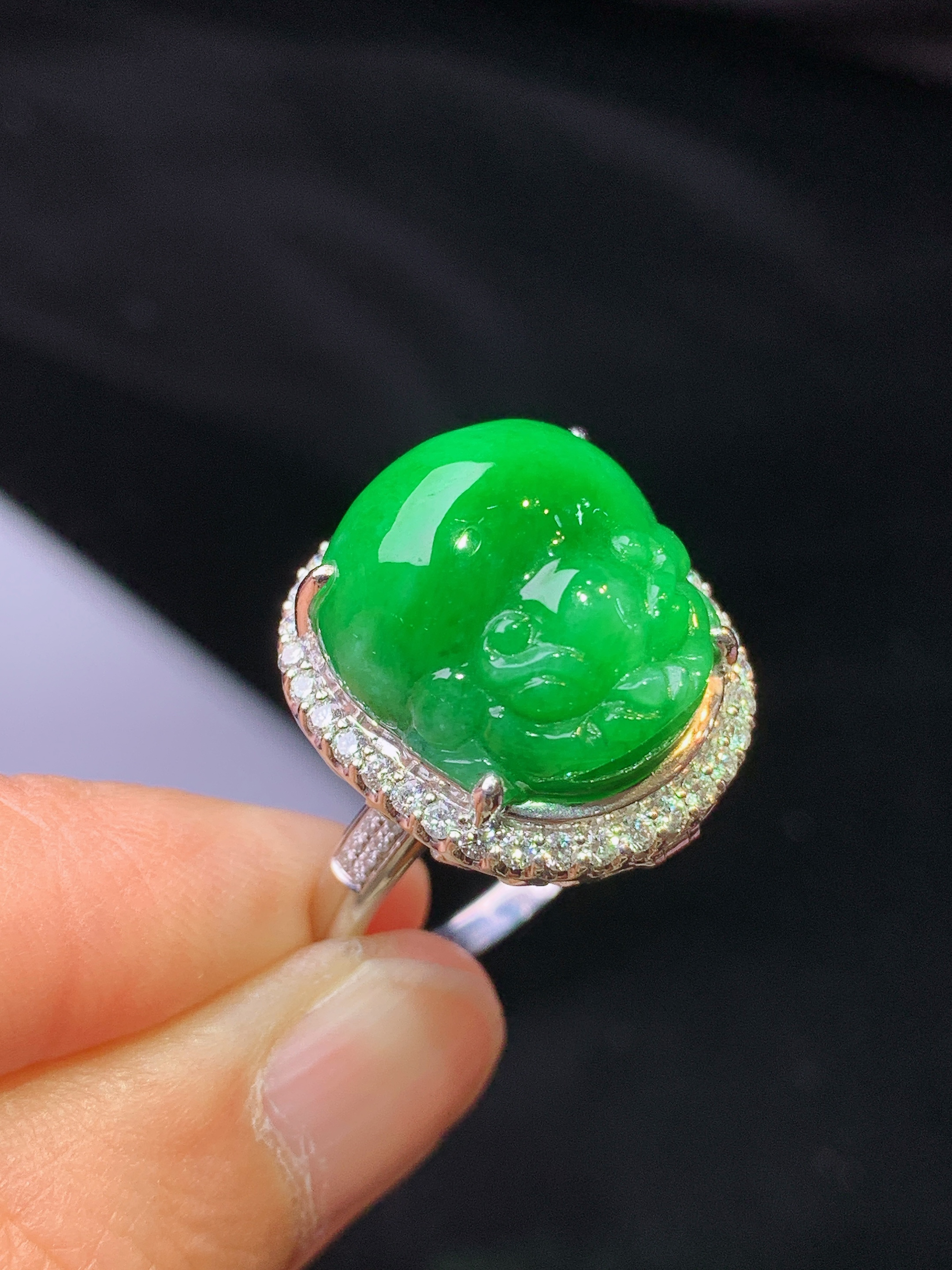 18k金钻镶嵌满绿貔貅戒指 玉质细腻 色泽艳丽清新 水润亮眼 圈口14.5 整体尺寸25*17.7*13.6b1