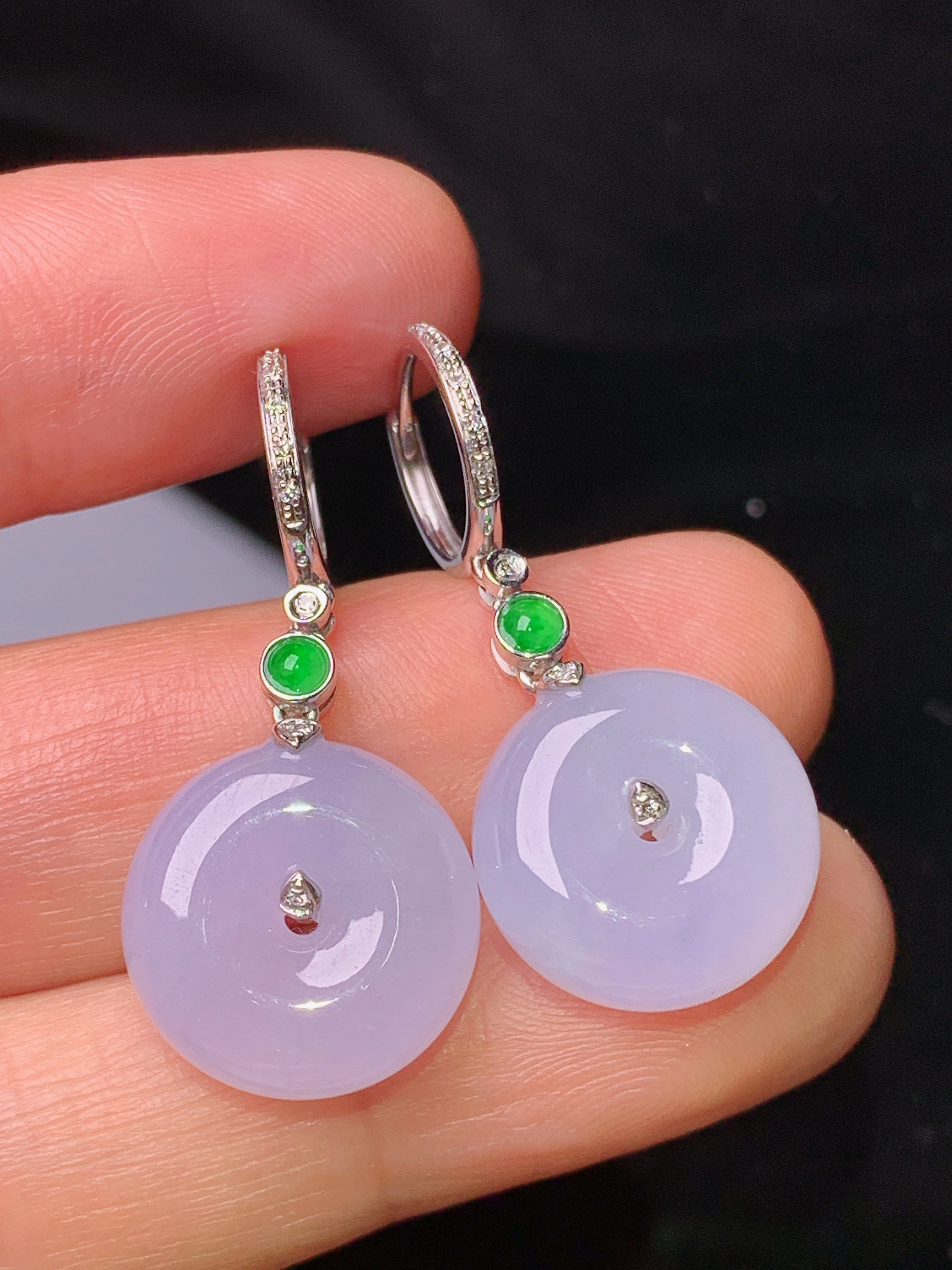 18k金钻镶嵌淡紫罗兰平安扣吊坠 玉质细腻 色泽艳丽清新 水润亮眼 整体尺寸31.3*14.2*7b1