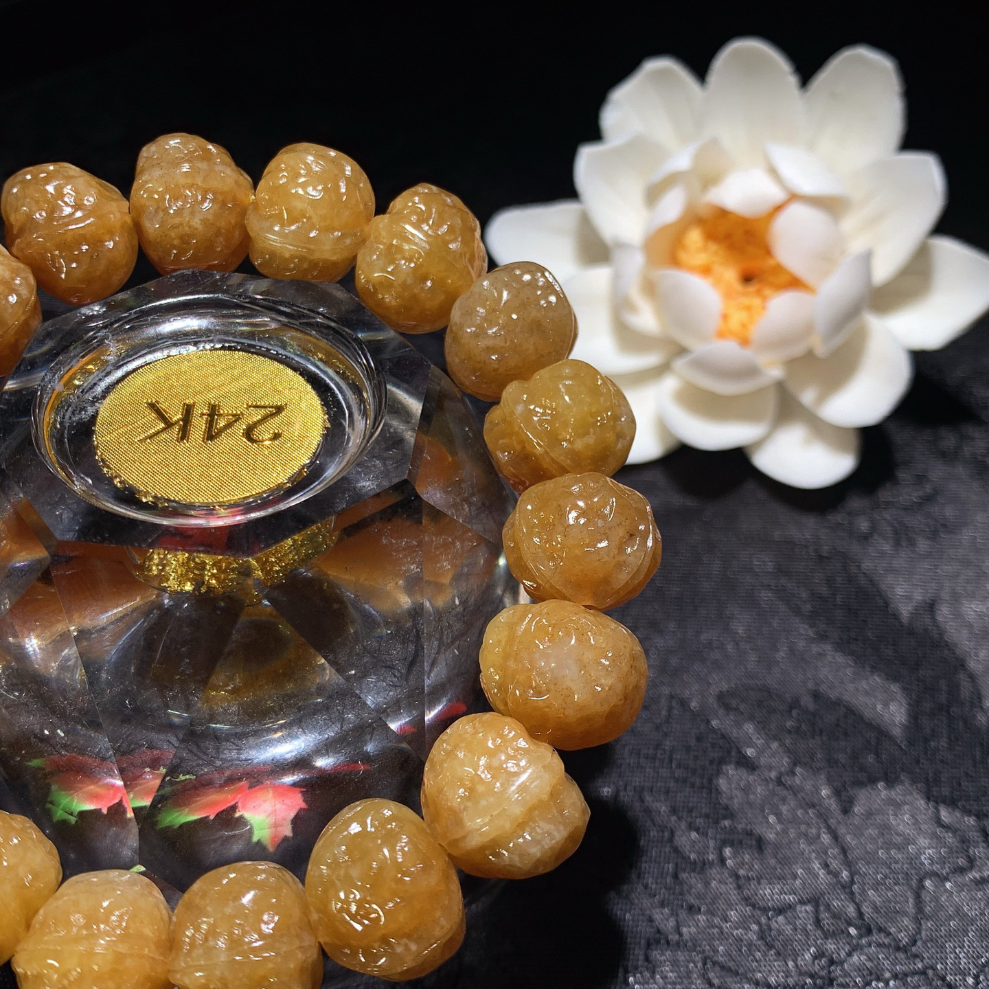 新疆和田玉且末糖核桃手串！尺寸10/12重49克。玉质细腻油润。手推出油。佩戴高端典雅。lt260313