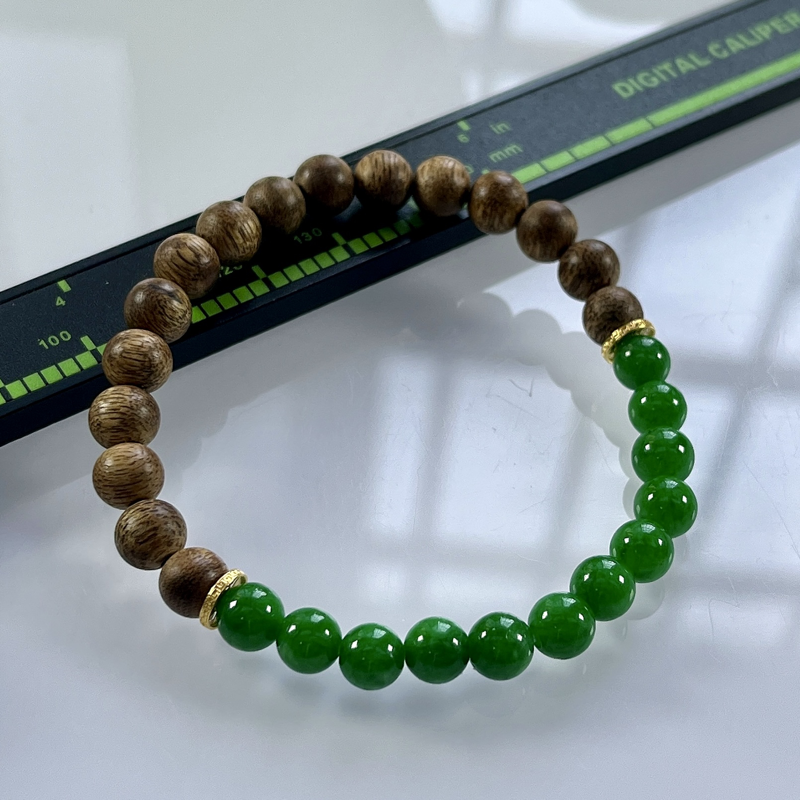 收藏级别，缅甸天然翡翠A货，卡6冰种满绿浓阳绿圆珠手串手链，尺寸：6mm/12颗，重量：6.01g，
