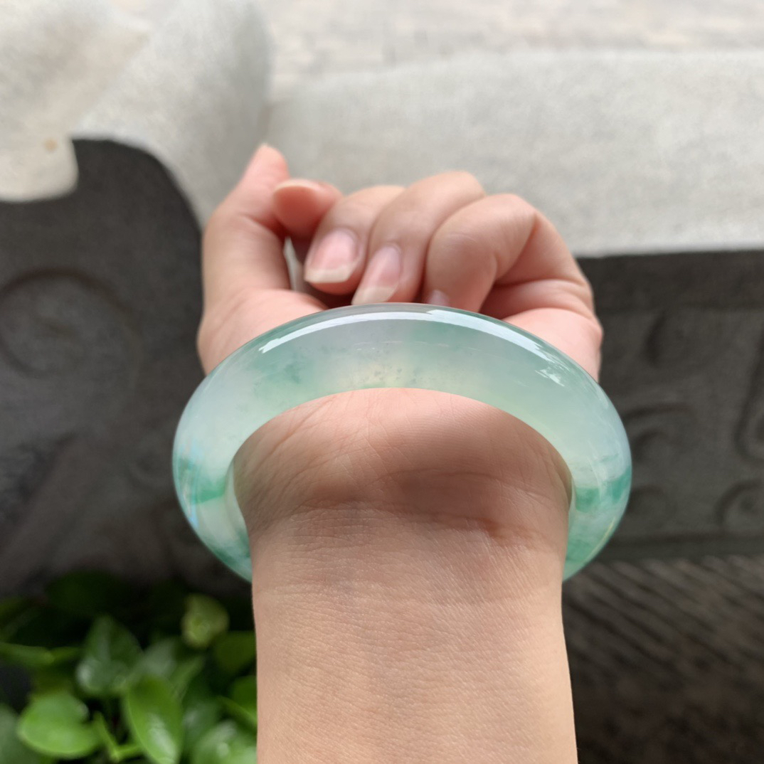 圈口56.8-12.3-9.2 【高冰飘绿花正圈手镯】正圈56 57可戴