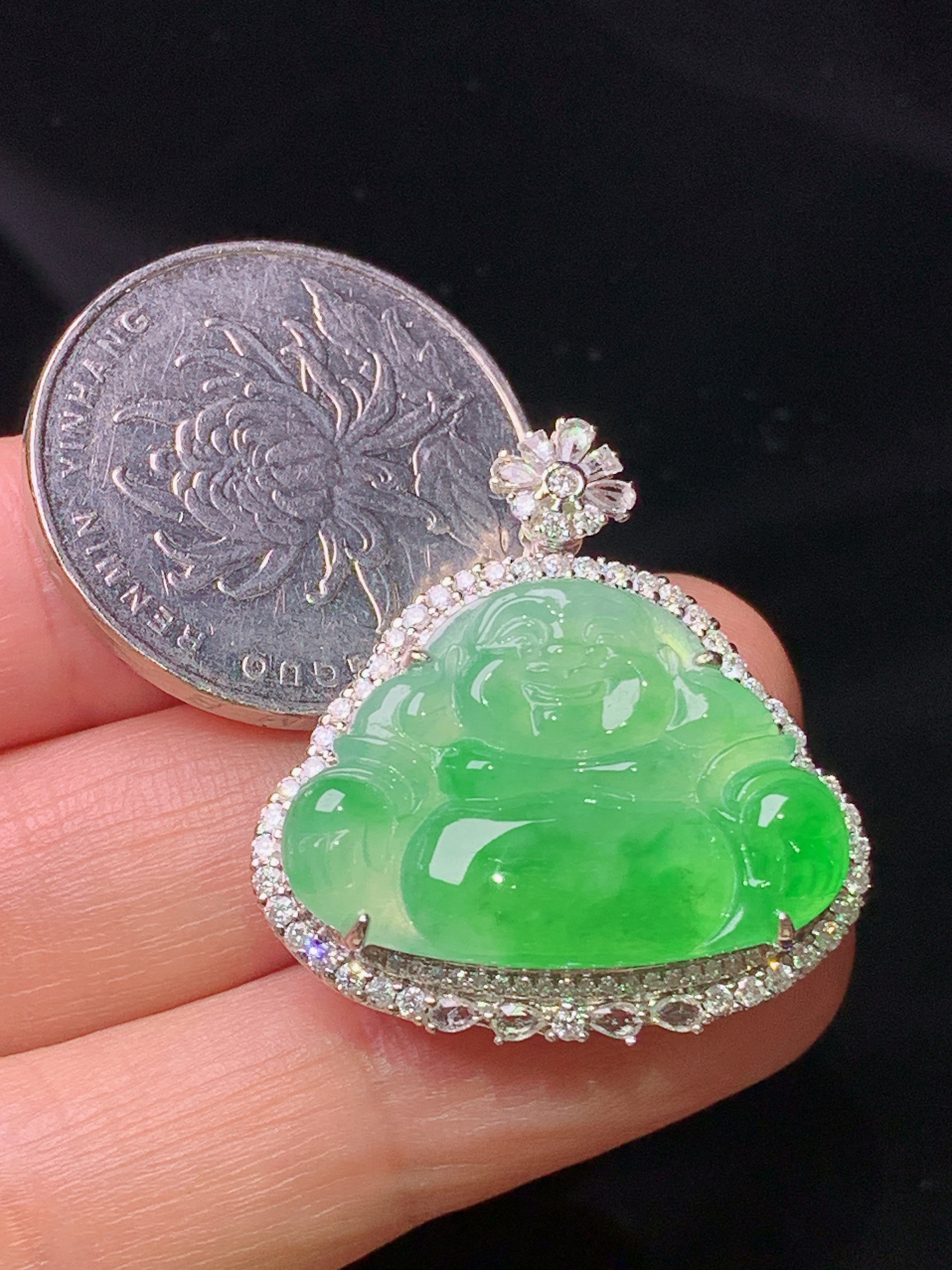 18k金钻镶嵌翠绿佛公吊坠 玉质细腻 色泽艳丽 整体尺寸28.8*27.3*10.5yz