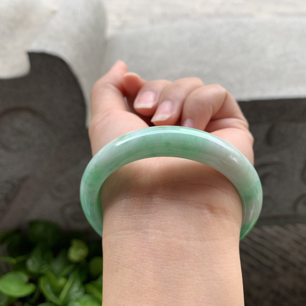 小圈口 53.6-11.8-7.6【飘绿正圈手镯】正圈53 54可戴