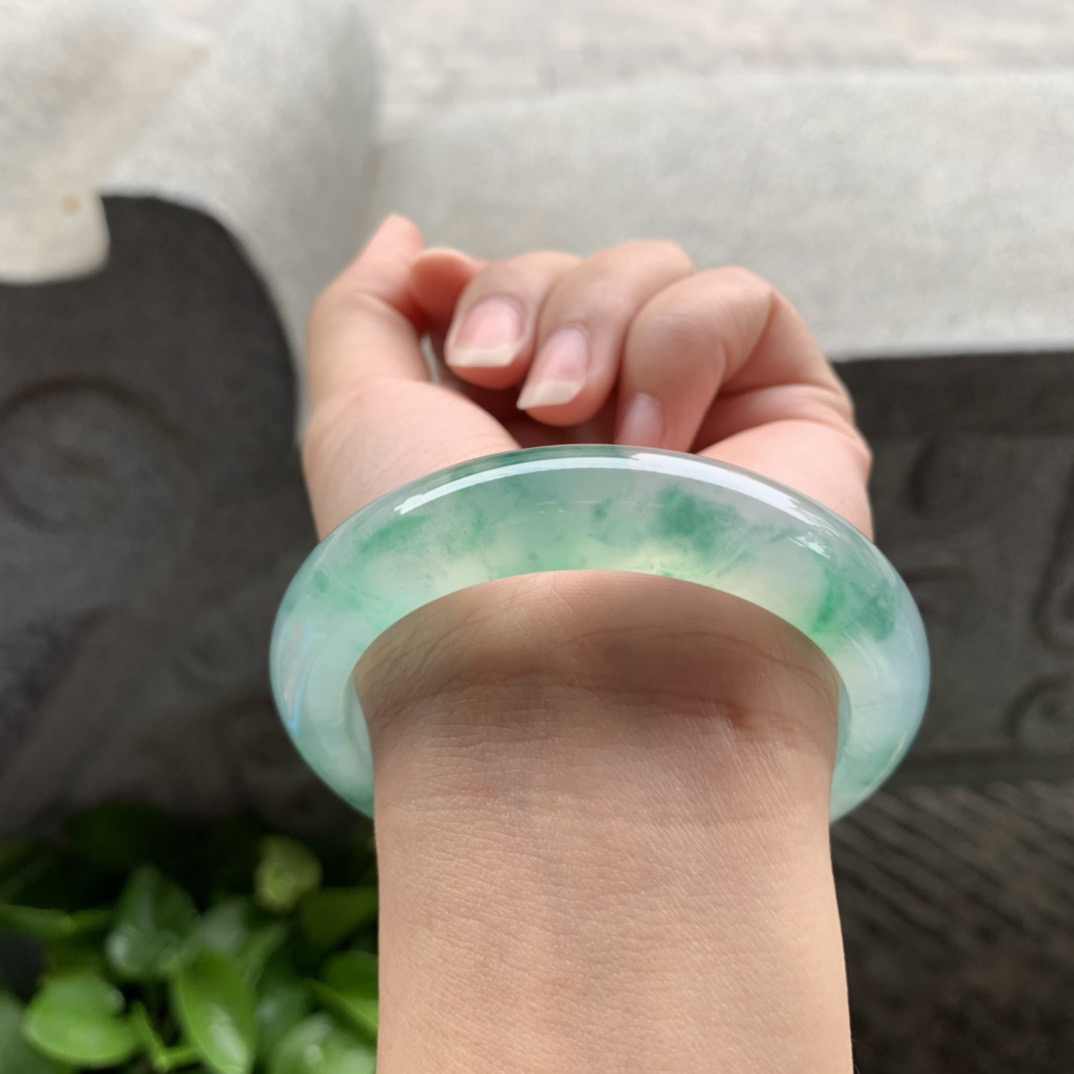 圈口56.8-12.3-9.2 【高冰飘绿花正圈手镯】正圈56 57可戴