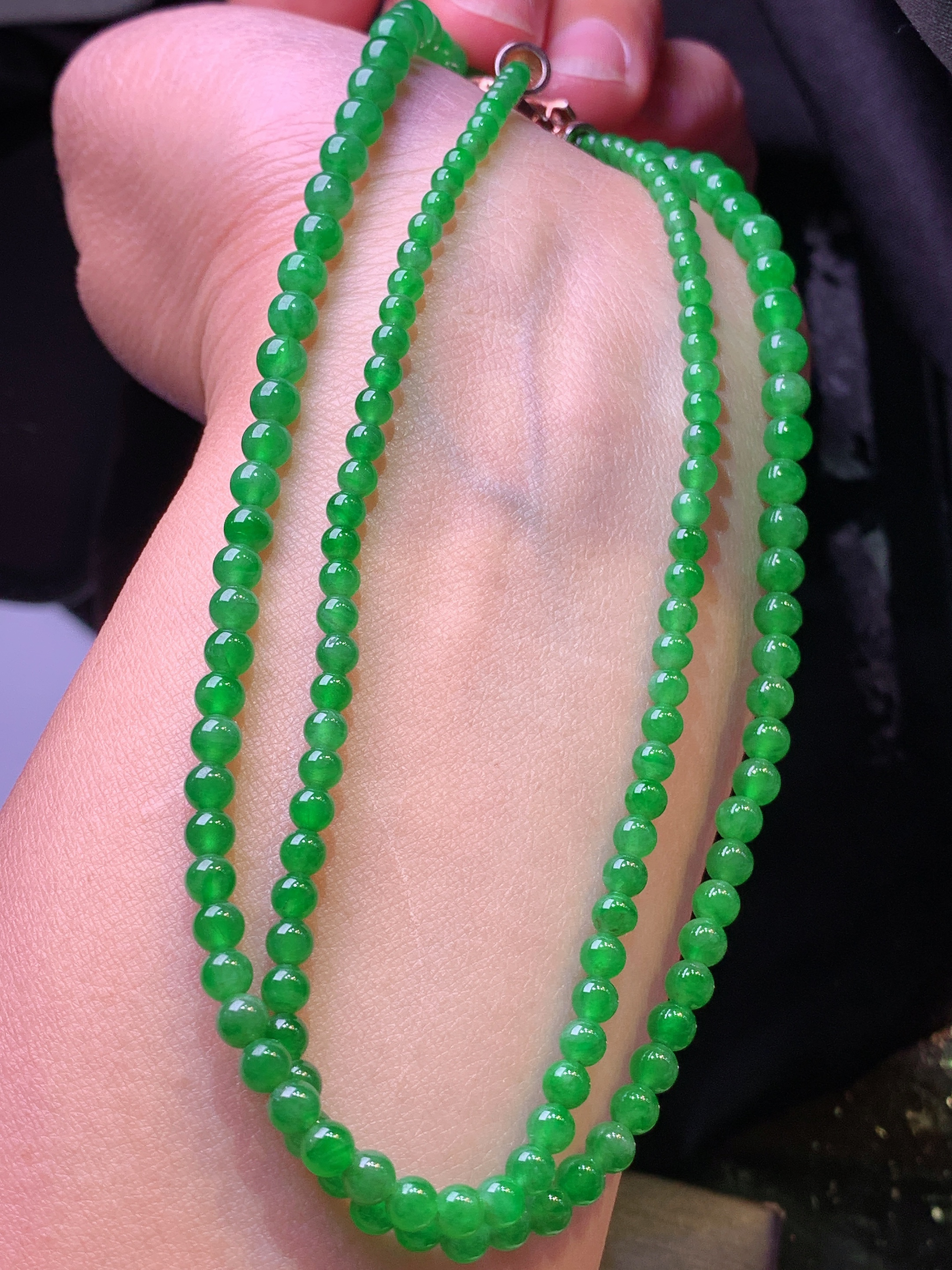 满绿圆珠项链 玉质细腻 色泽艳丽 整体尺寸4.6g1