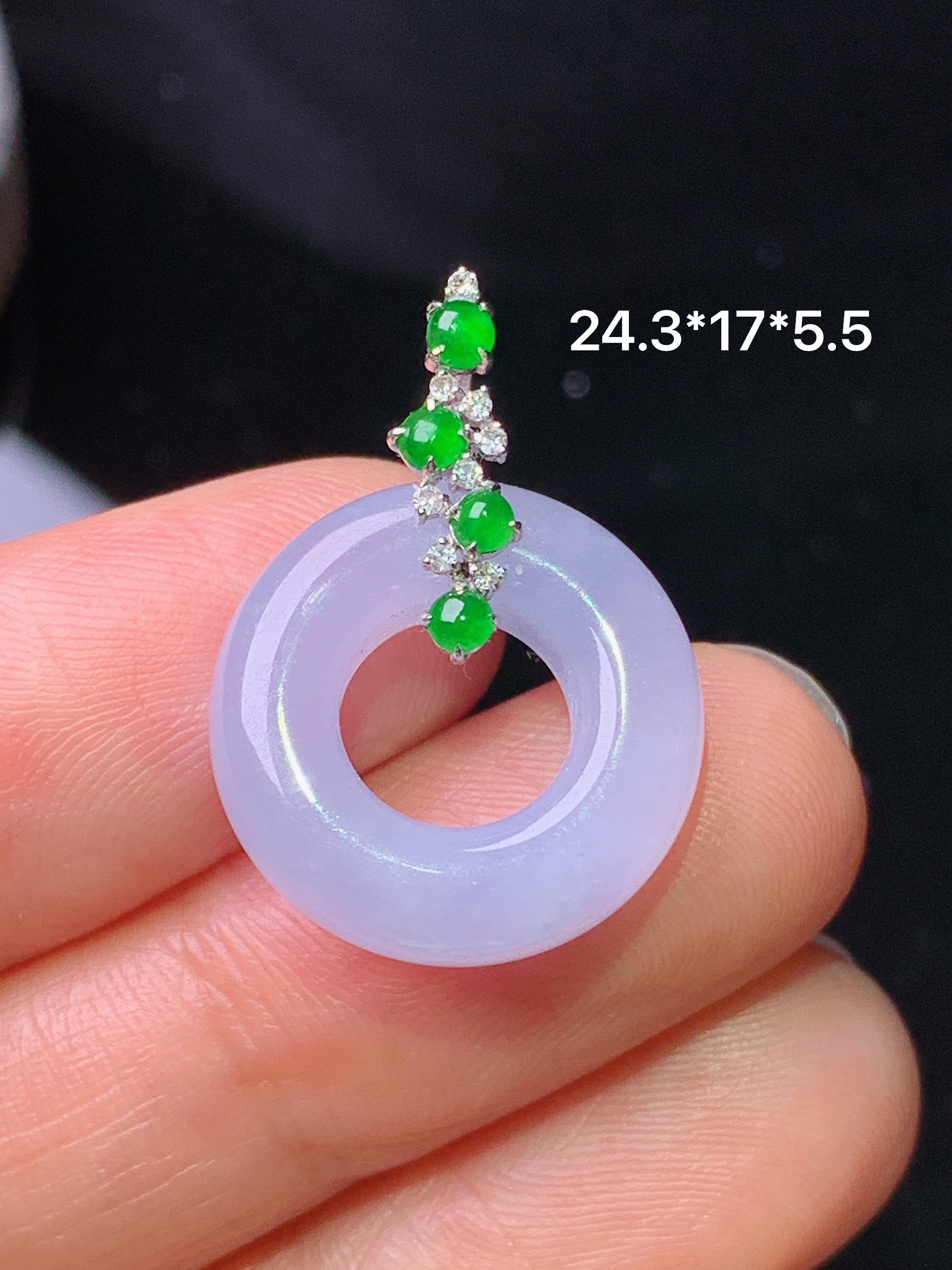 18k金钻镶嵌紫罗兰平安环吊坠 玉质细腻 色泽艳丽清新 水润亮眼 整体尺寸24.3*17*5.5b1