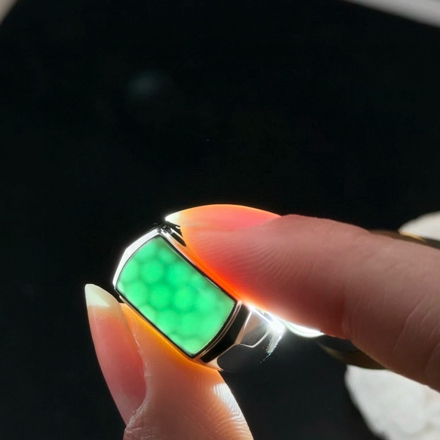 18k墨翠马鞍男戒 种好色正 黑度好 打灯通透 油性十足