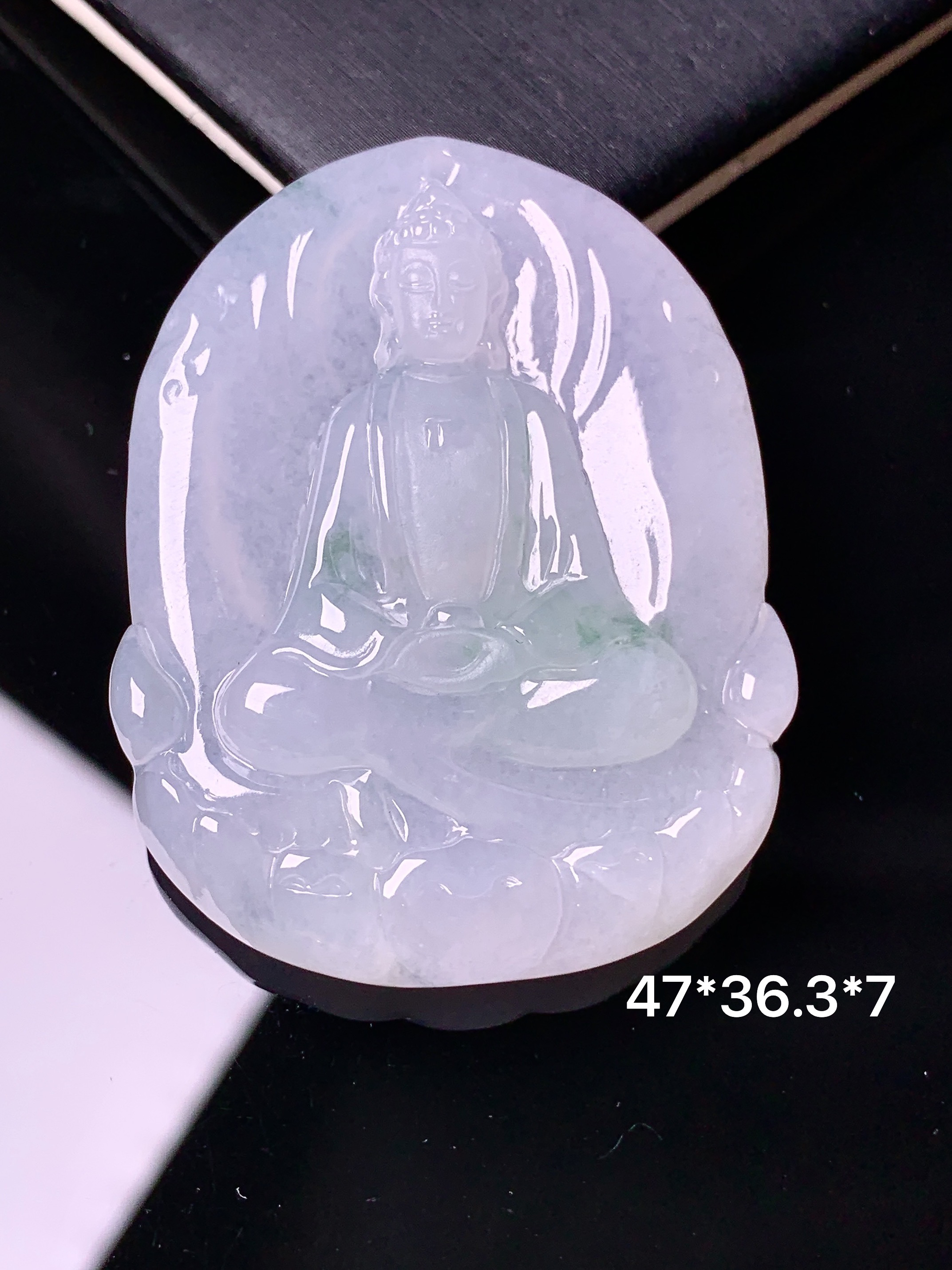 飘绿观音吊坠 玉质细腻 色泽艳丽 整体尺寸47*36.3*7d1