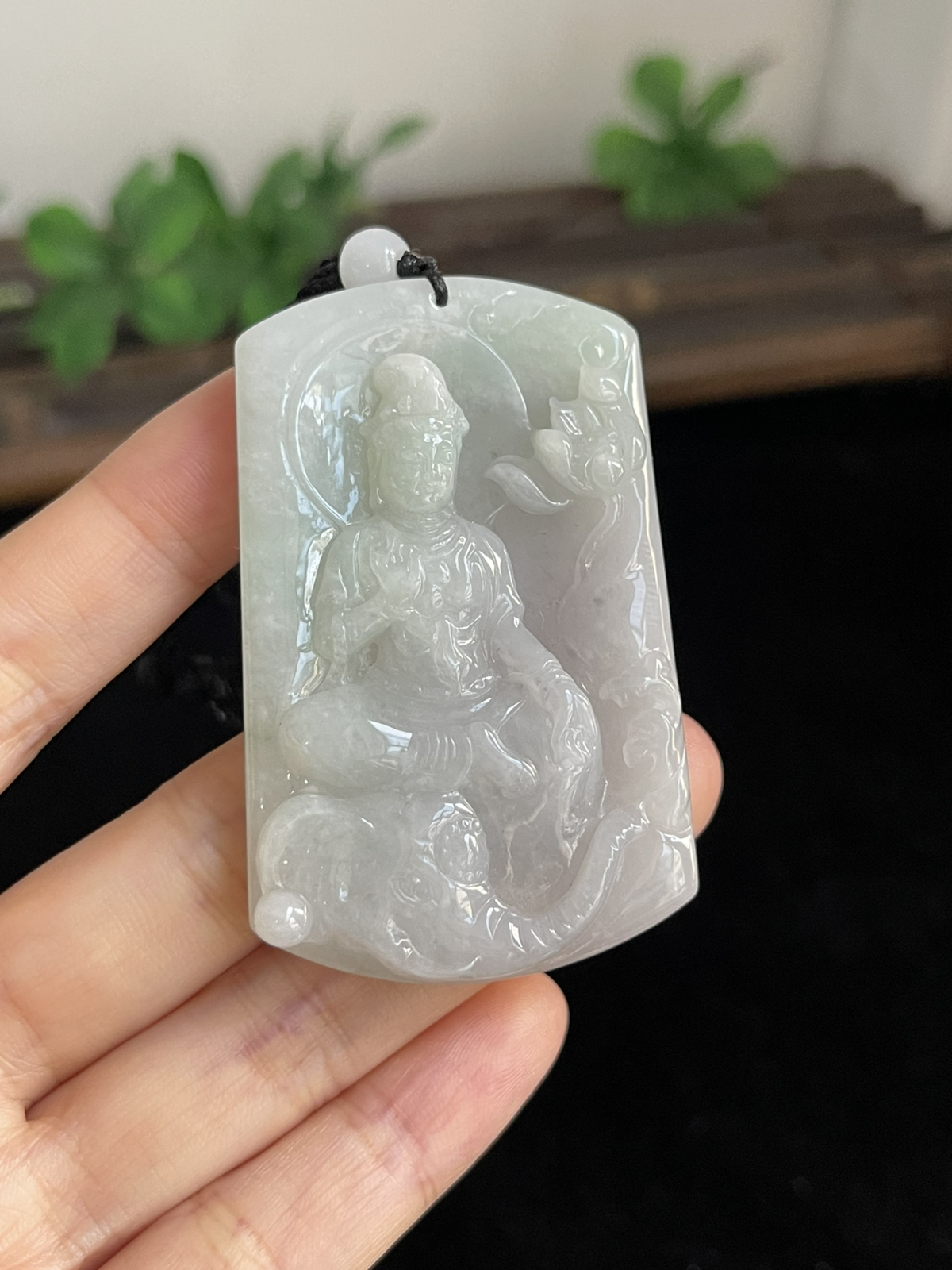 翡翠吊坠，配珠未测