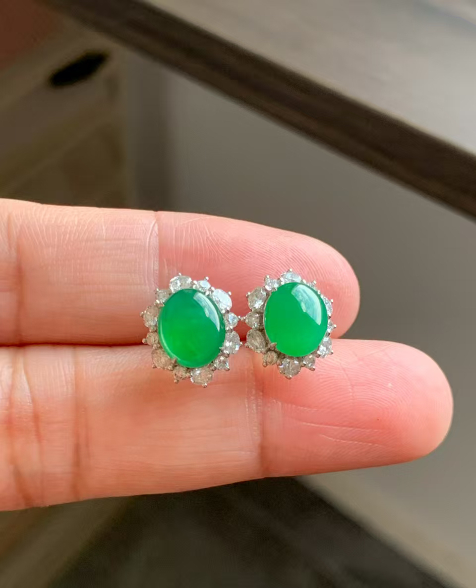 冰满色耳钉

裸石9*7.5*3.5 8.5*7.5*3.5 整体13*10.5*7 12.5*1