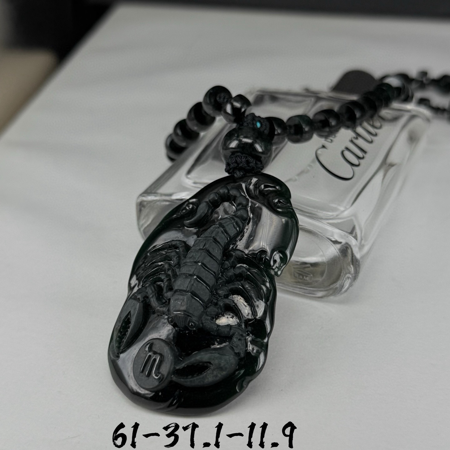 精品墨翠天蝎座墨翠牌 种好色正 黑度极好 打灯通透 油性十足 链子也是墨翠的