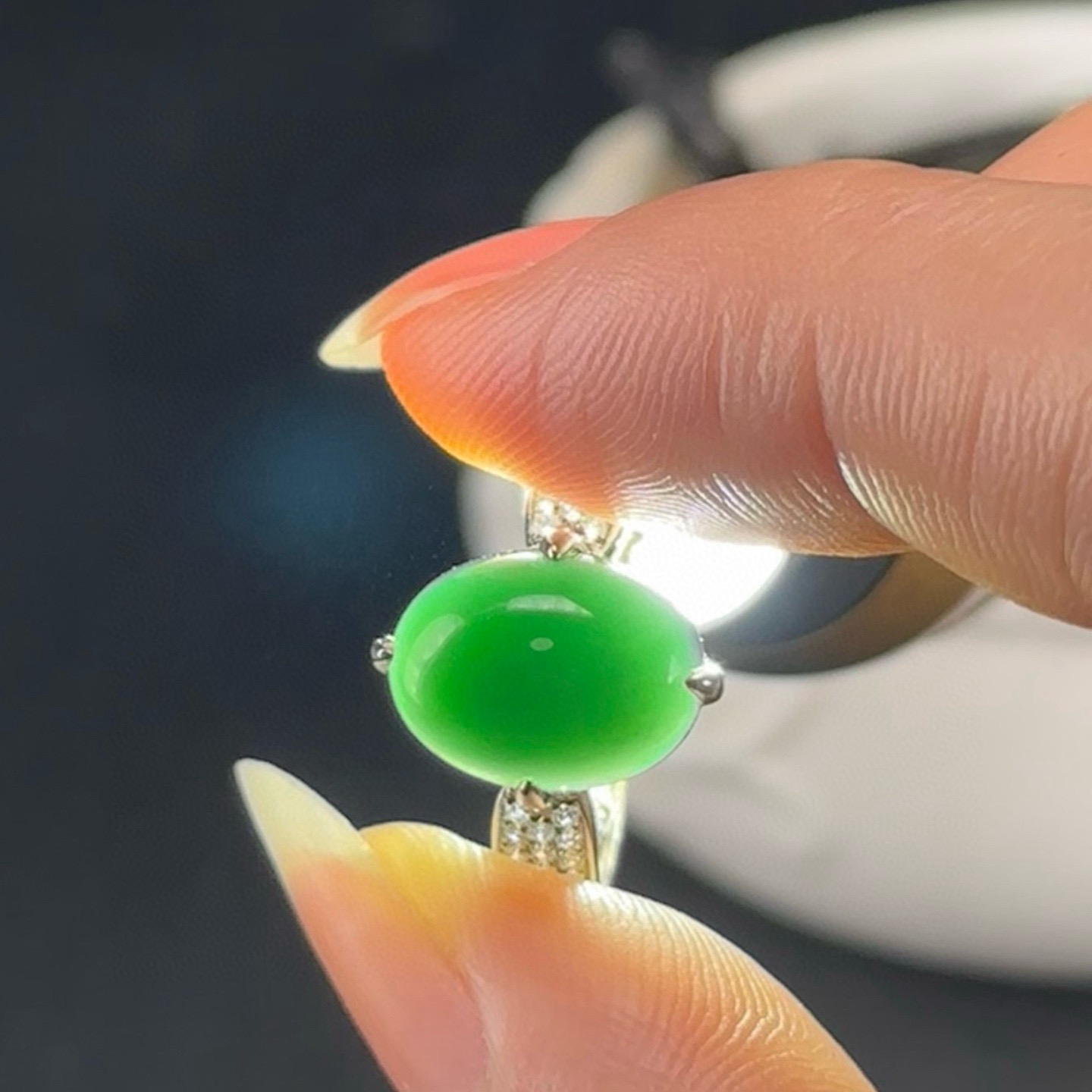 精品18k墨翠女戒 种好色正 满钻豪镶 打灯通透 油性十足