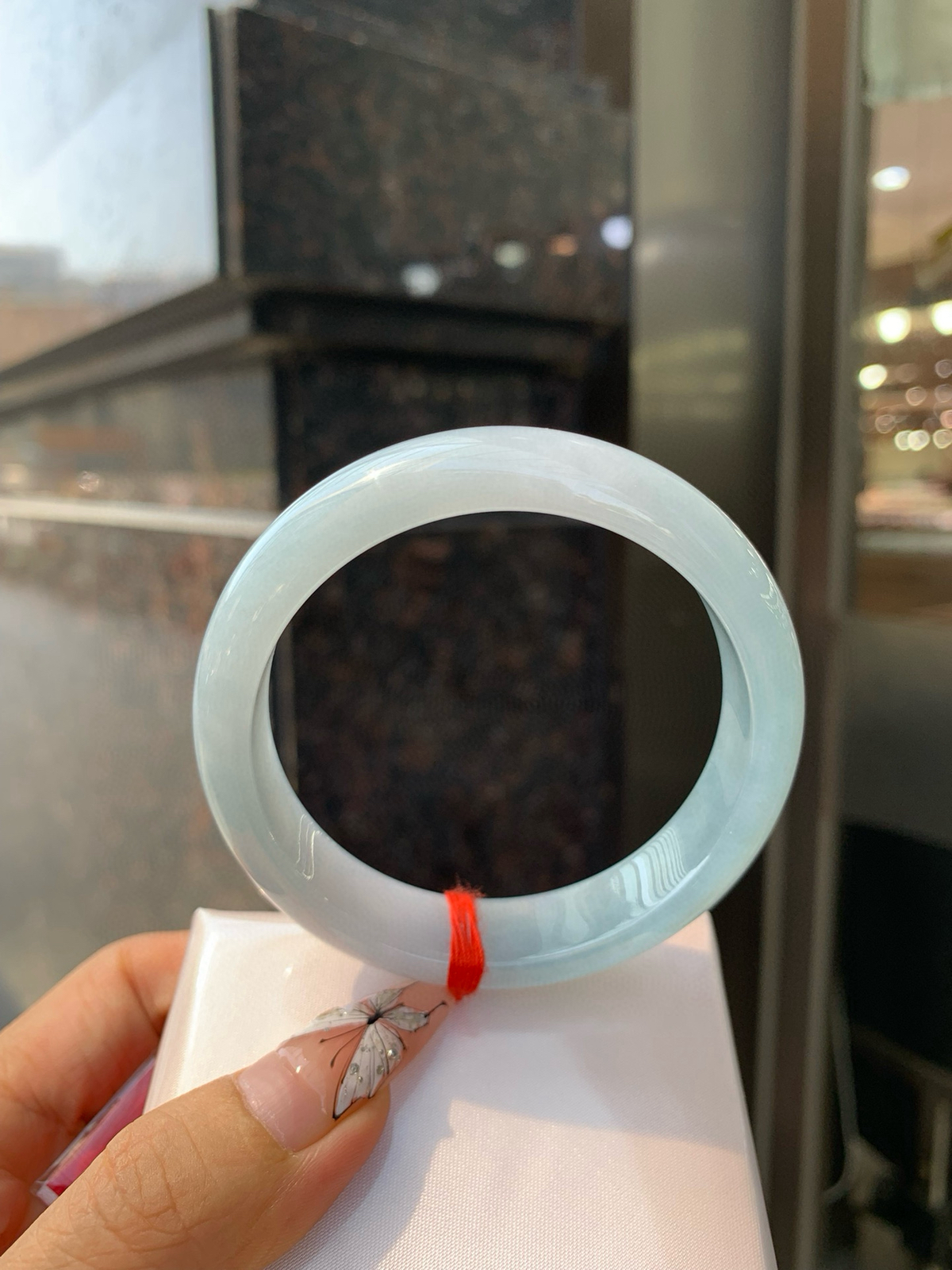 #特惠秒杀#蓝底宽版正圈
57.7-7.6-13.9
完美，底妆水润，质地细腻，半圈淡蓝底色均匀，由内而外散发出温婉气质，清爽治愈