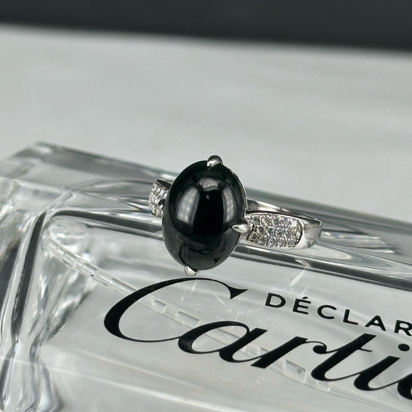 精品18k墨翠女戒 种好色正 满钻豪镶 打灯通透 油性十足